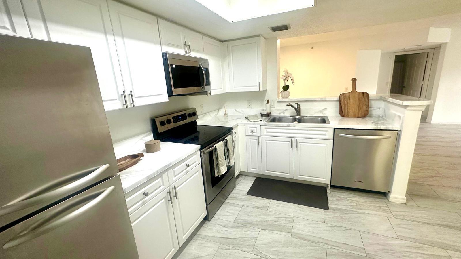 EVERGREEN LAKES CONDO - Residential