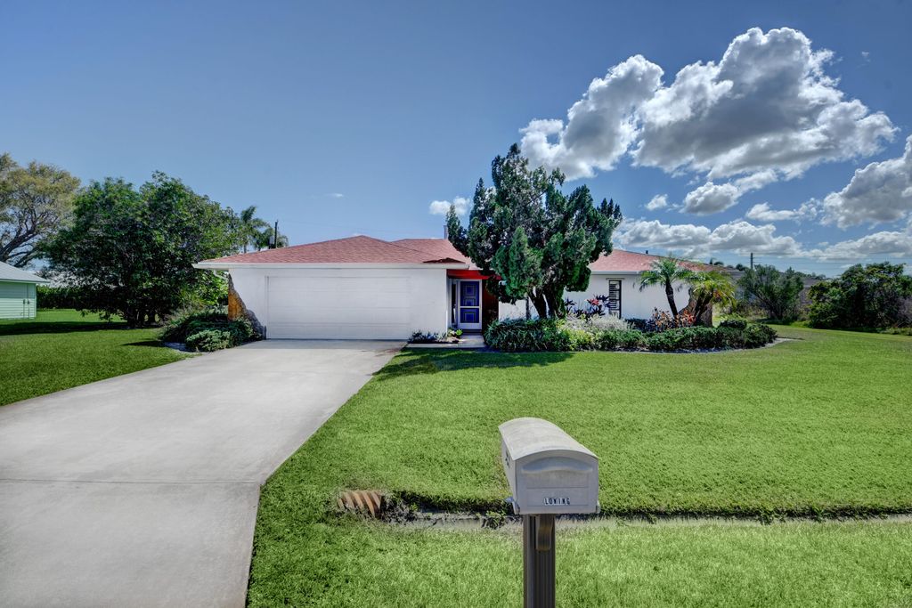 Photo of 2022 SE Giffen Avenue, Port Saint Lucie, FL 34952 (MLS # R10782473)