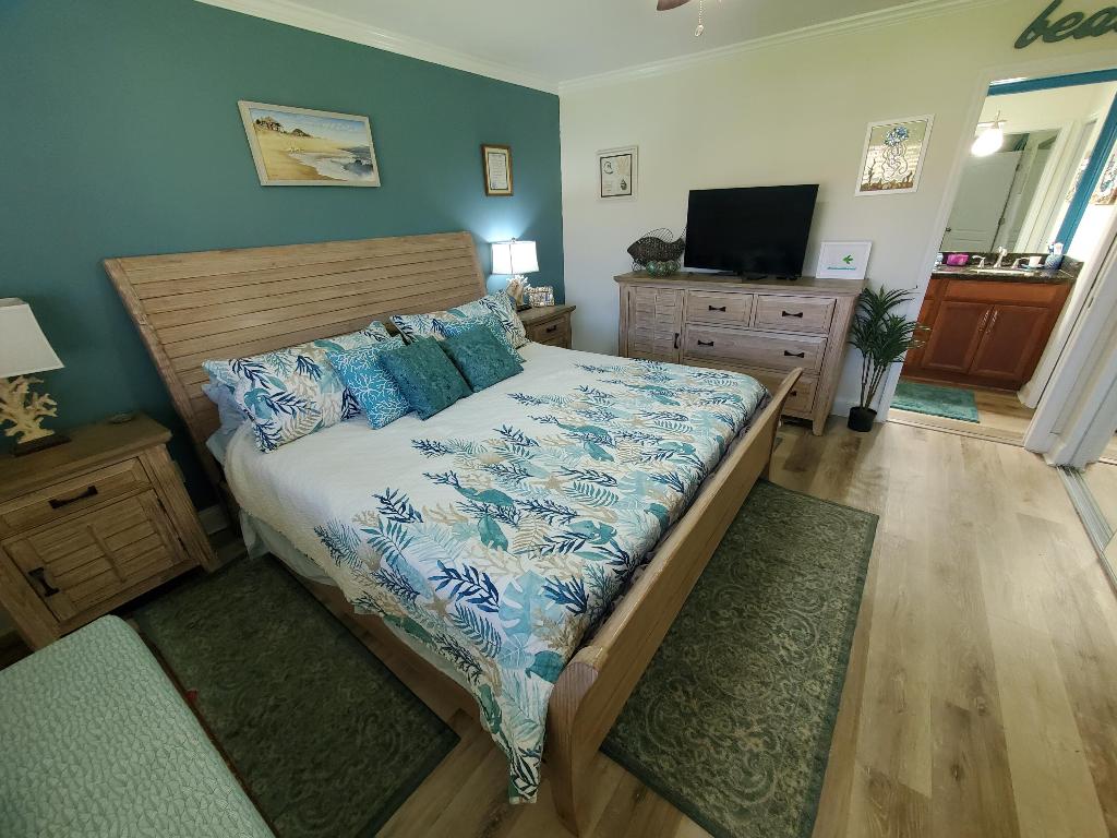 RIVER CLUB CONDO - Residential