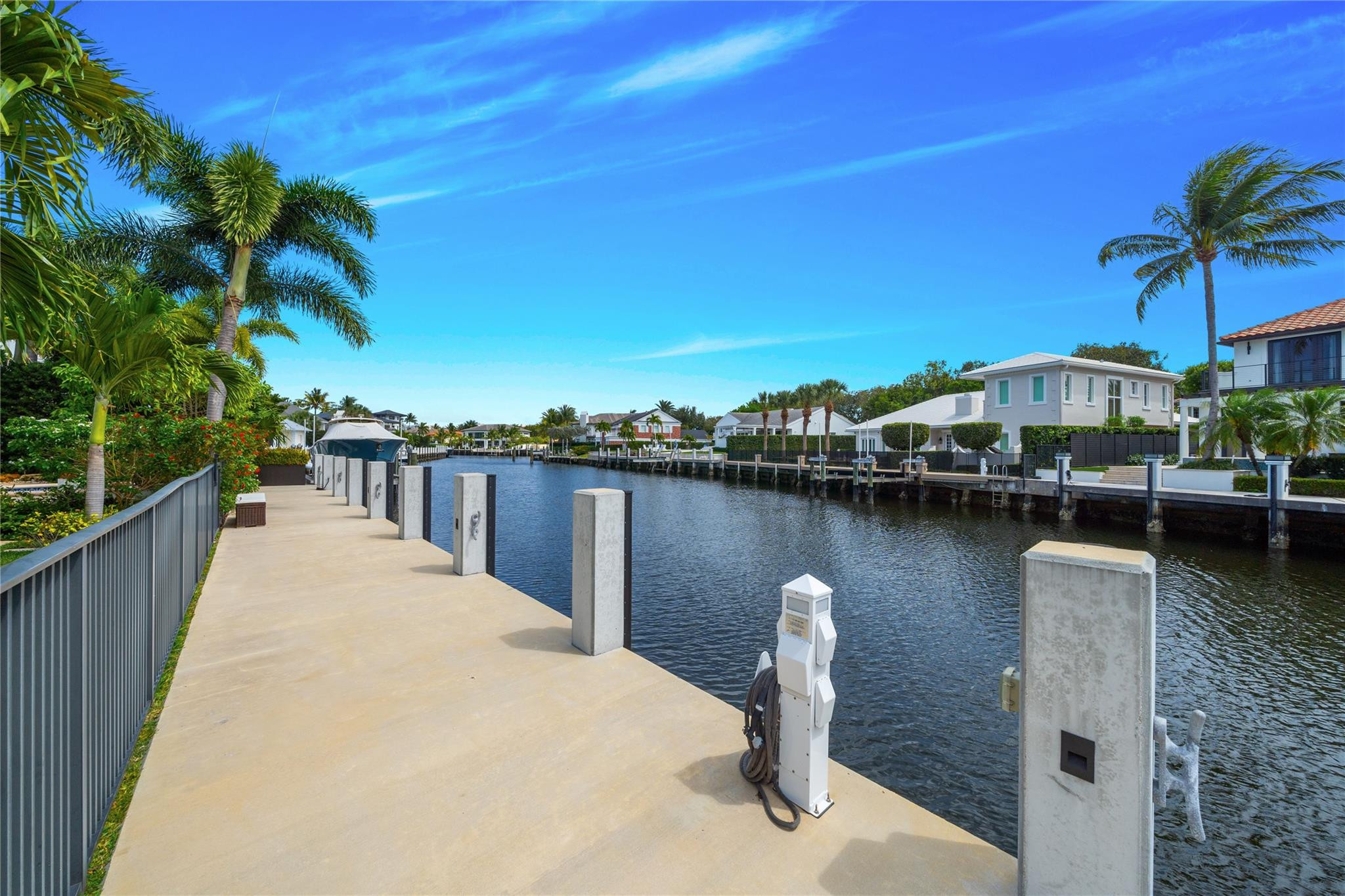 BAY COLONY - Residential