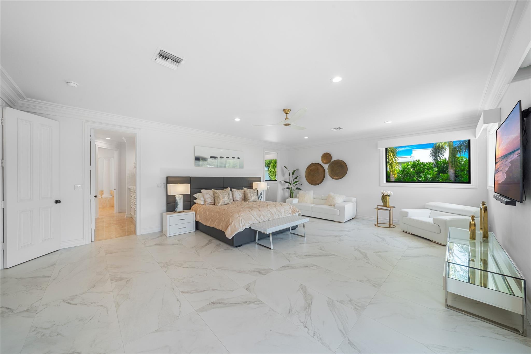 BAY COLONY - Residential