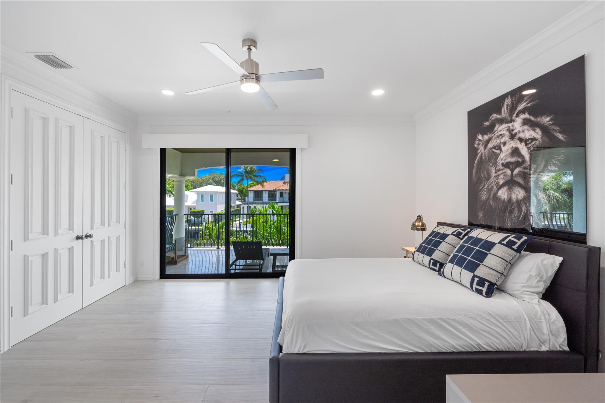 BAY COLONY - Residential