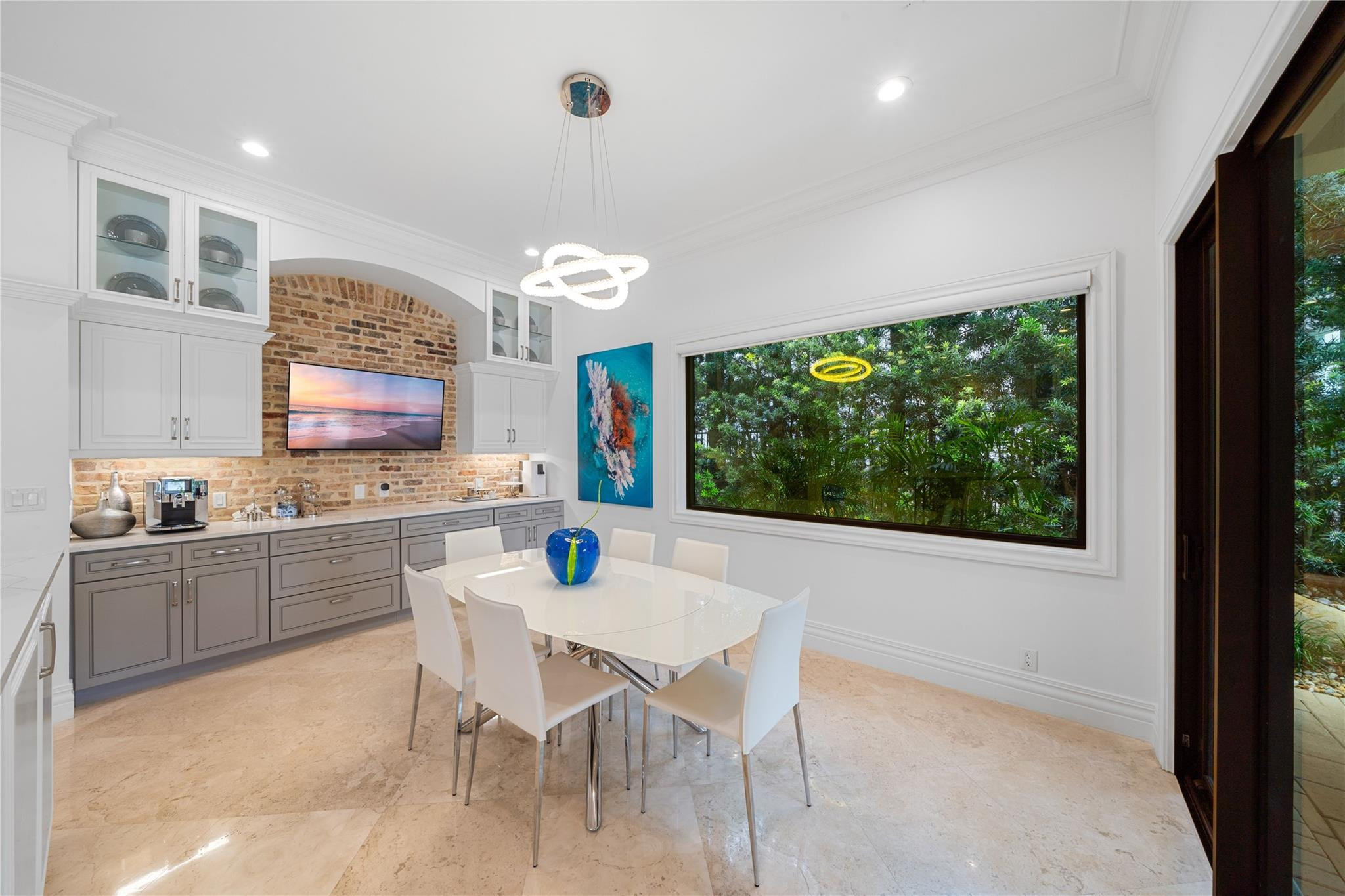 BAY COLONY - Residential