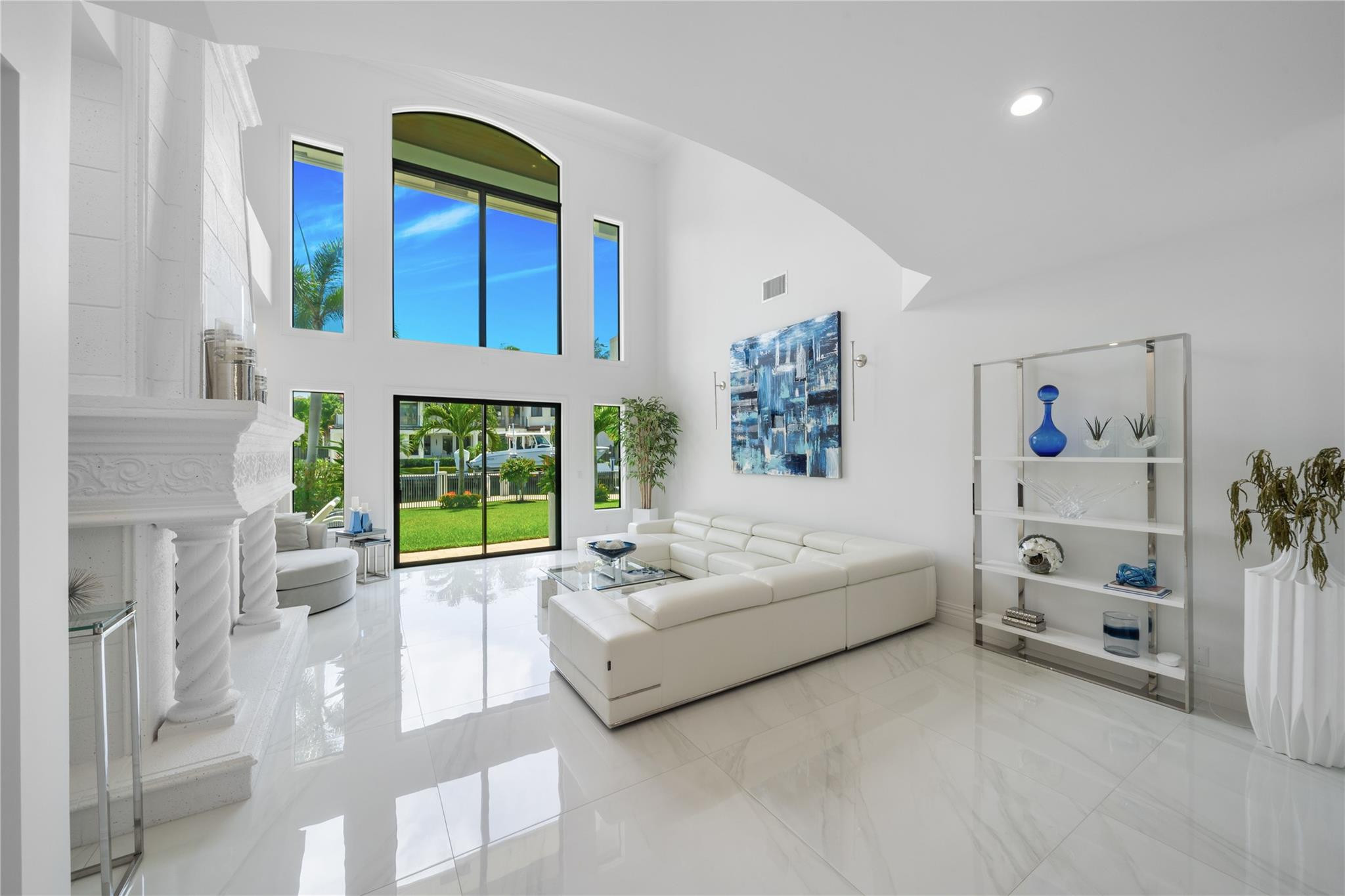 BAY COLONY - Residential