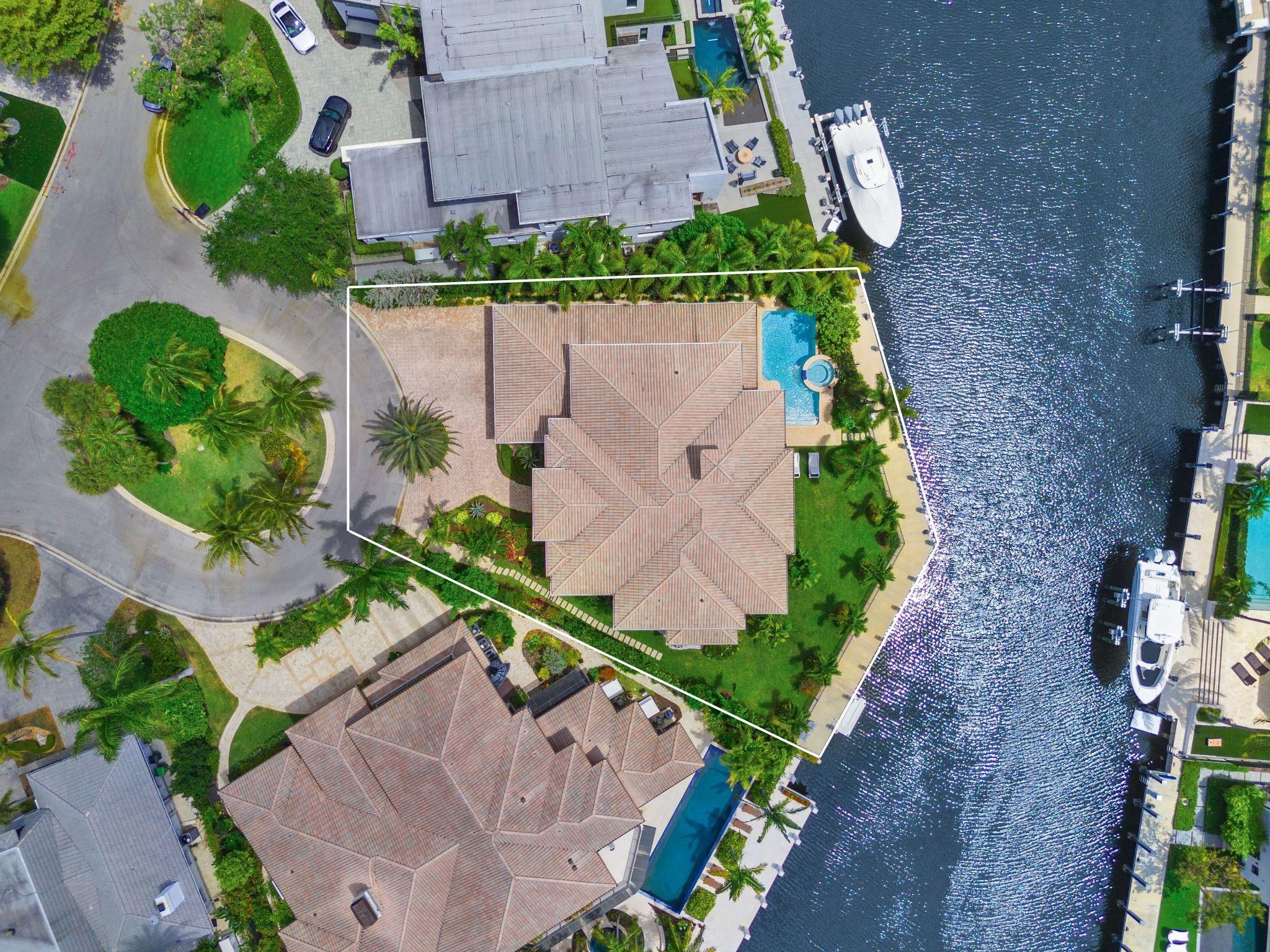 BAY COLONY - Residential