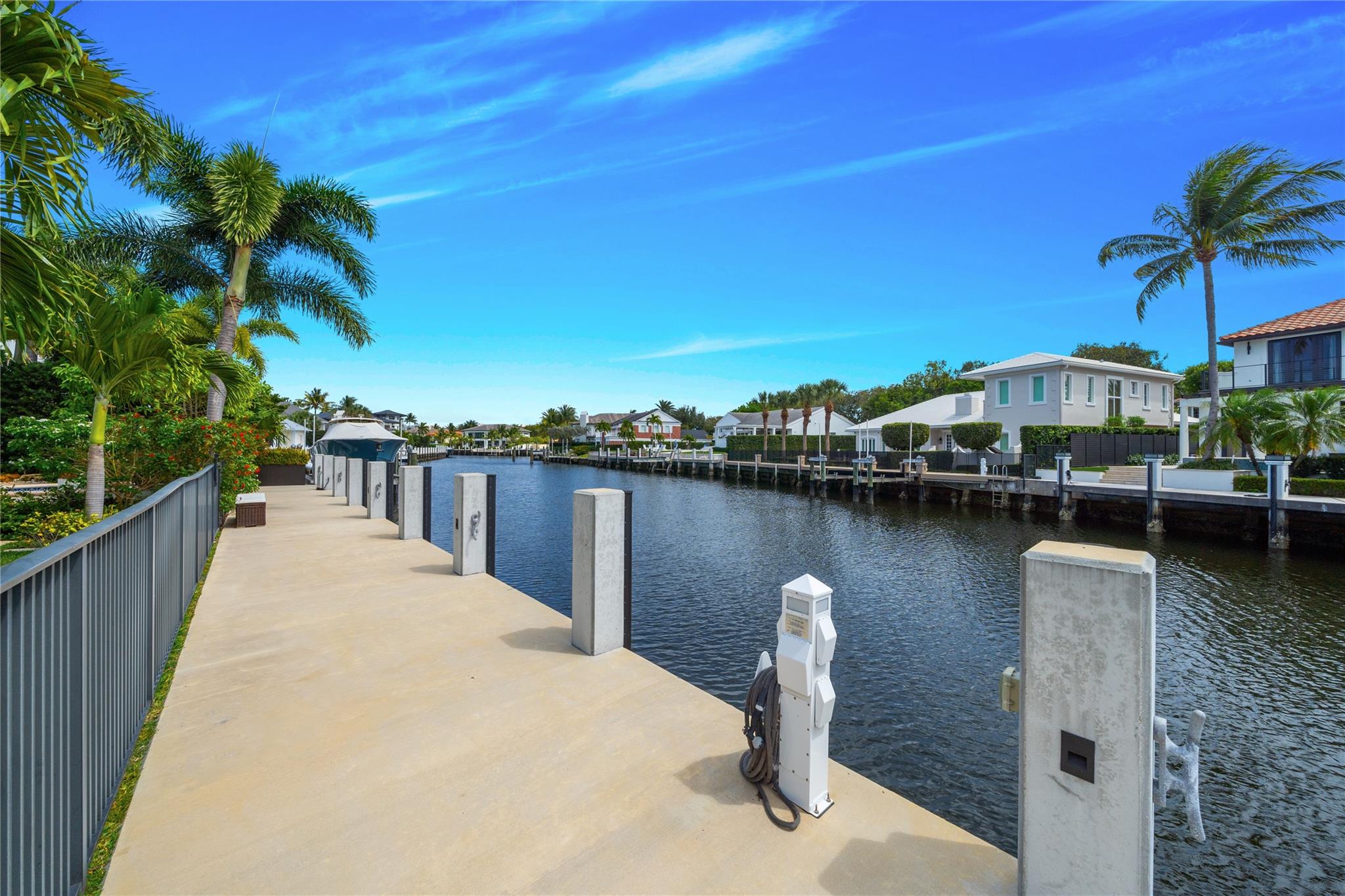 BAY COLONY - Residential