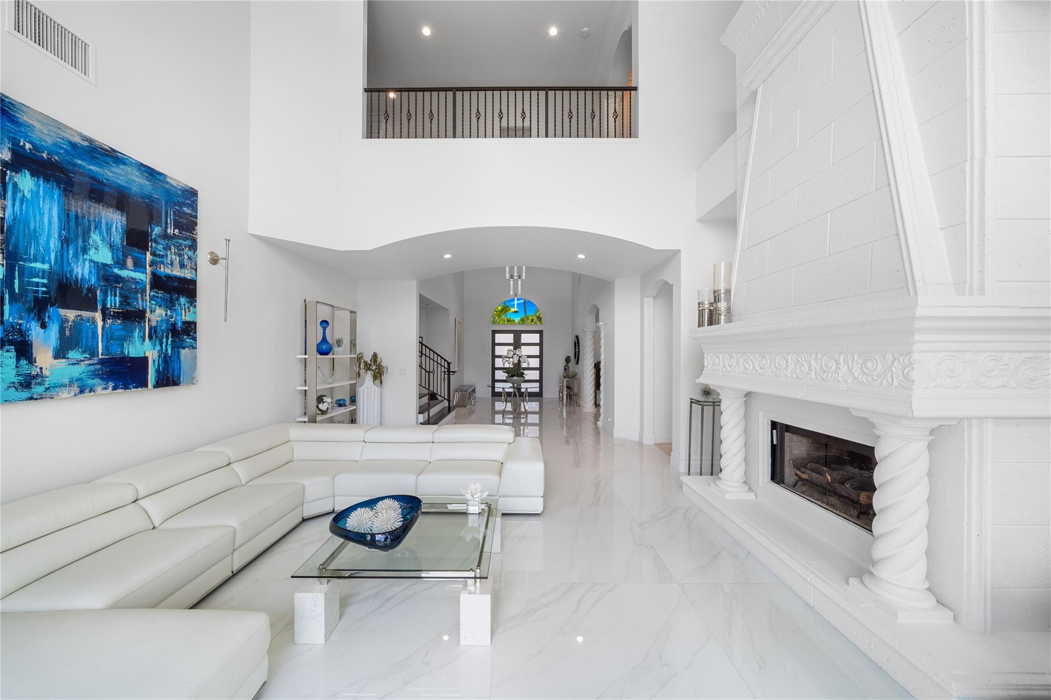 BAY COLONY - Residential