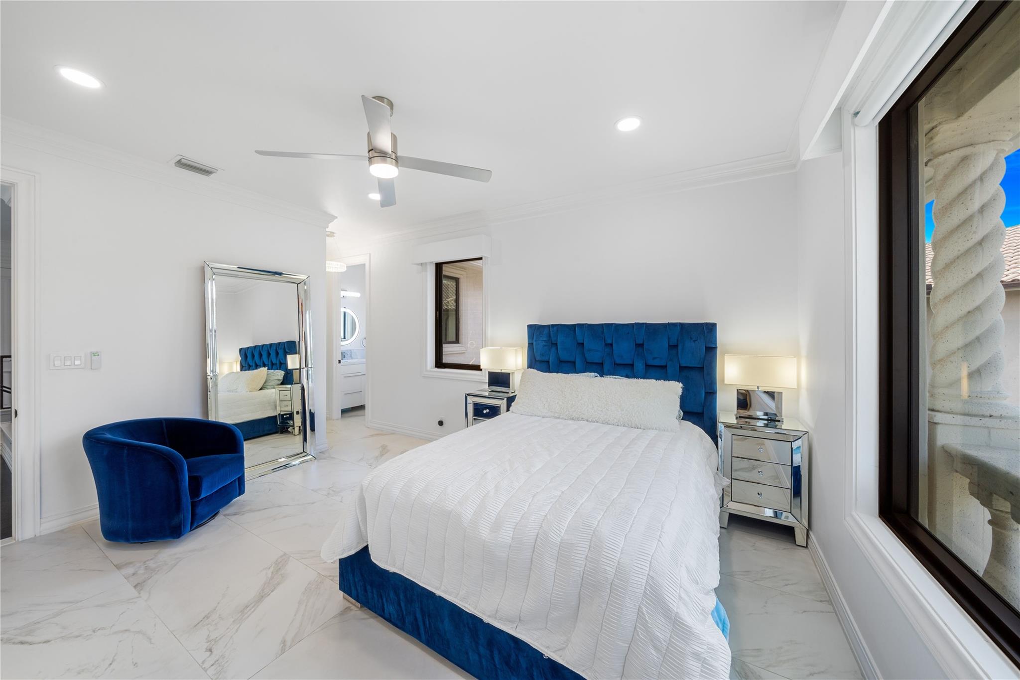 BAY COLONY - Residential