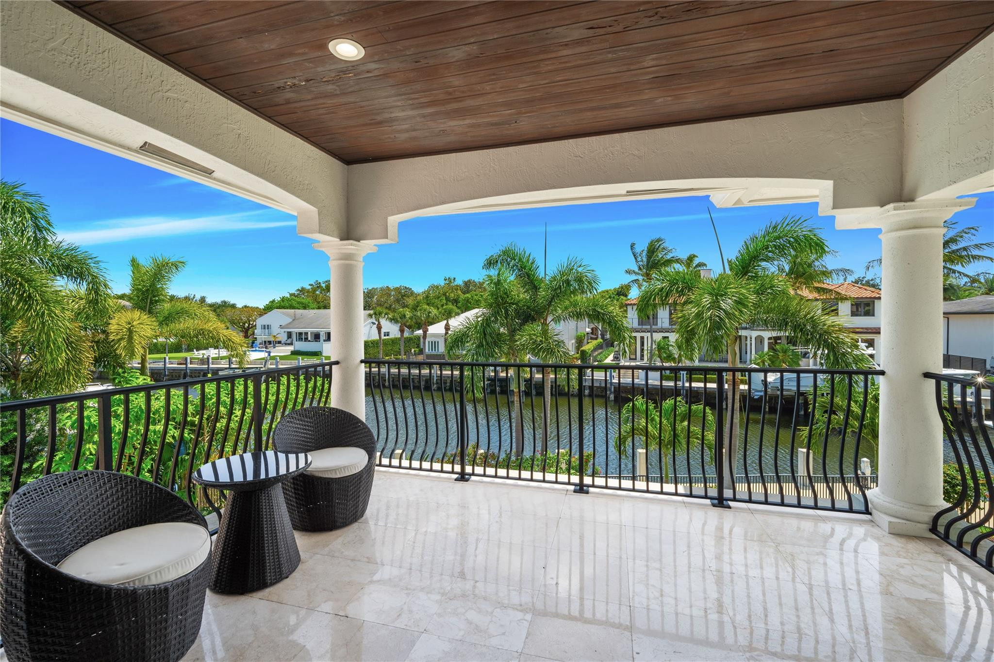 BAY COLONY - Residential