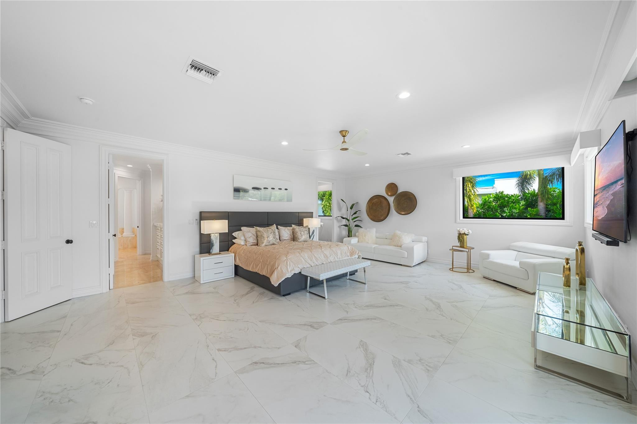 BAY COLONY - Residential