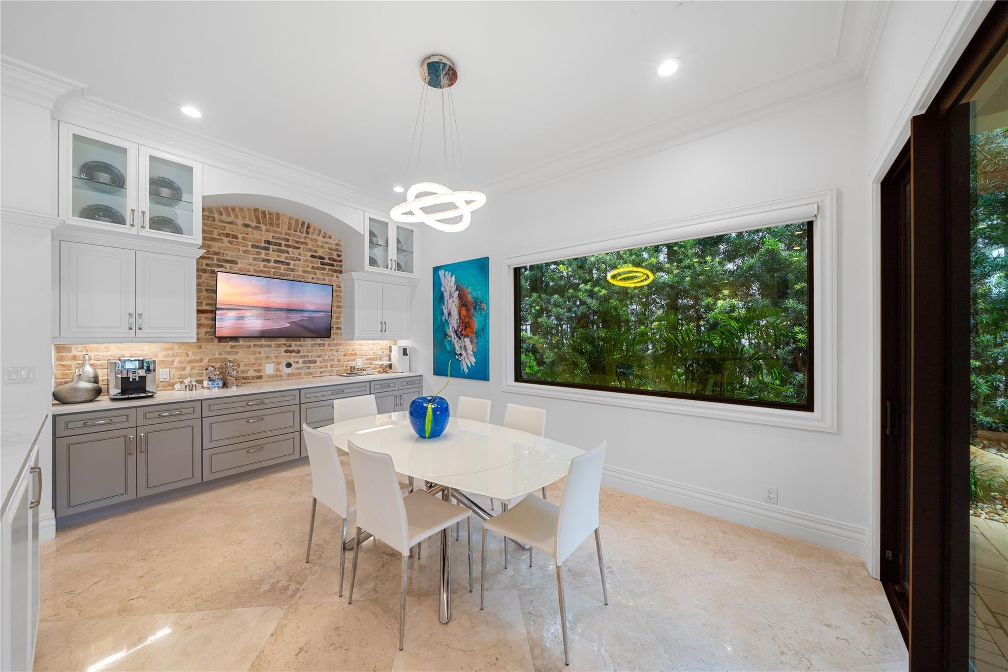 BAY COLONY - Residential