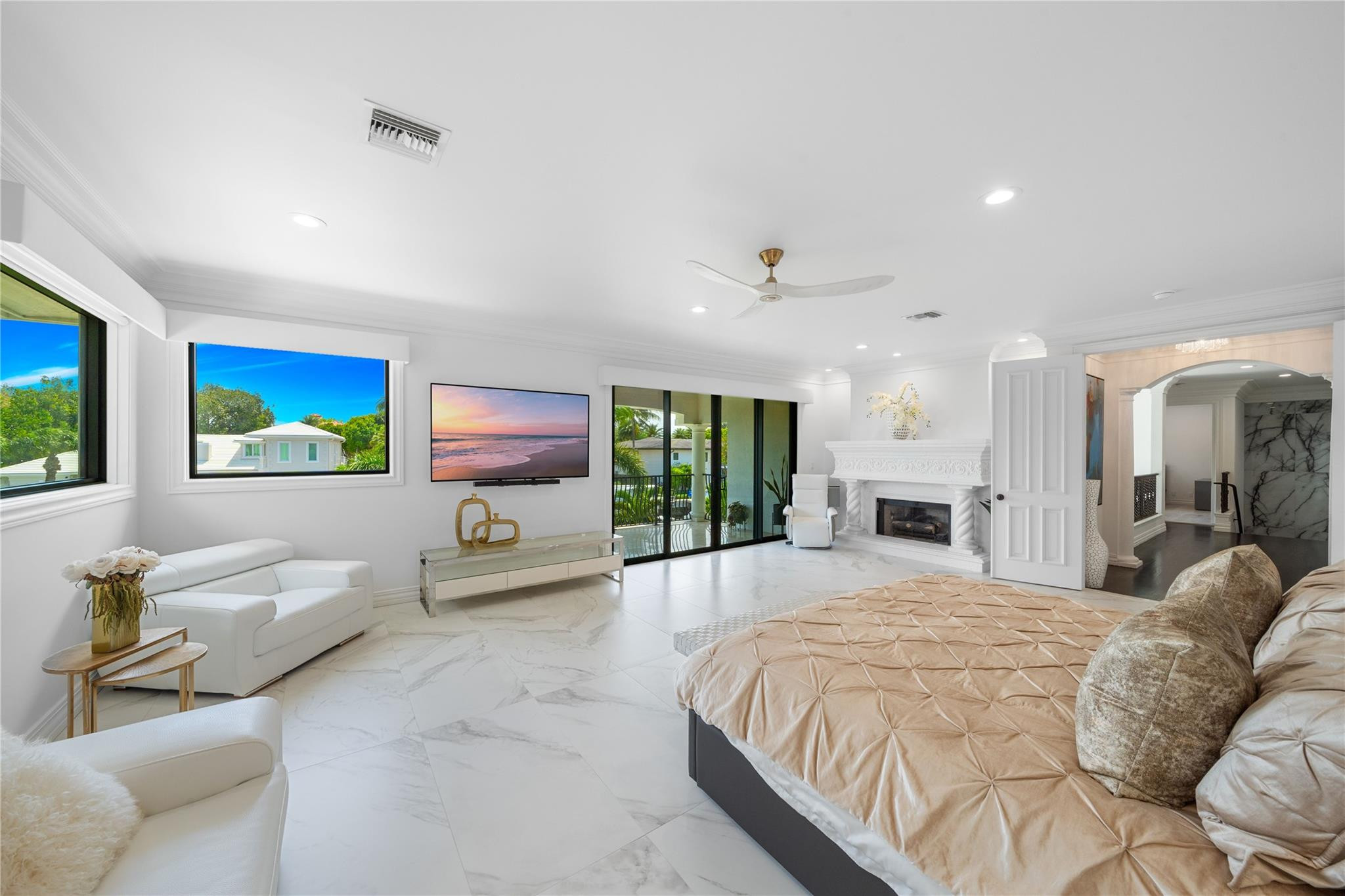 BAY COLONY - Residential