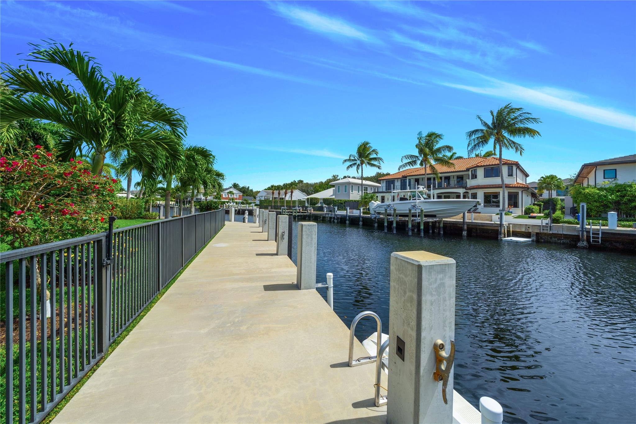 BAY COLONY - Residential