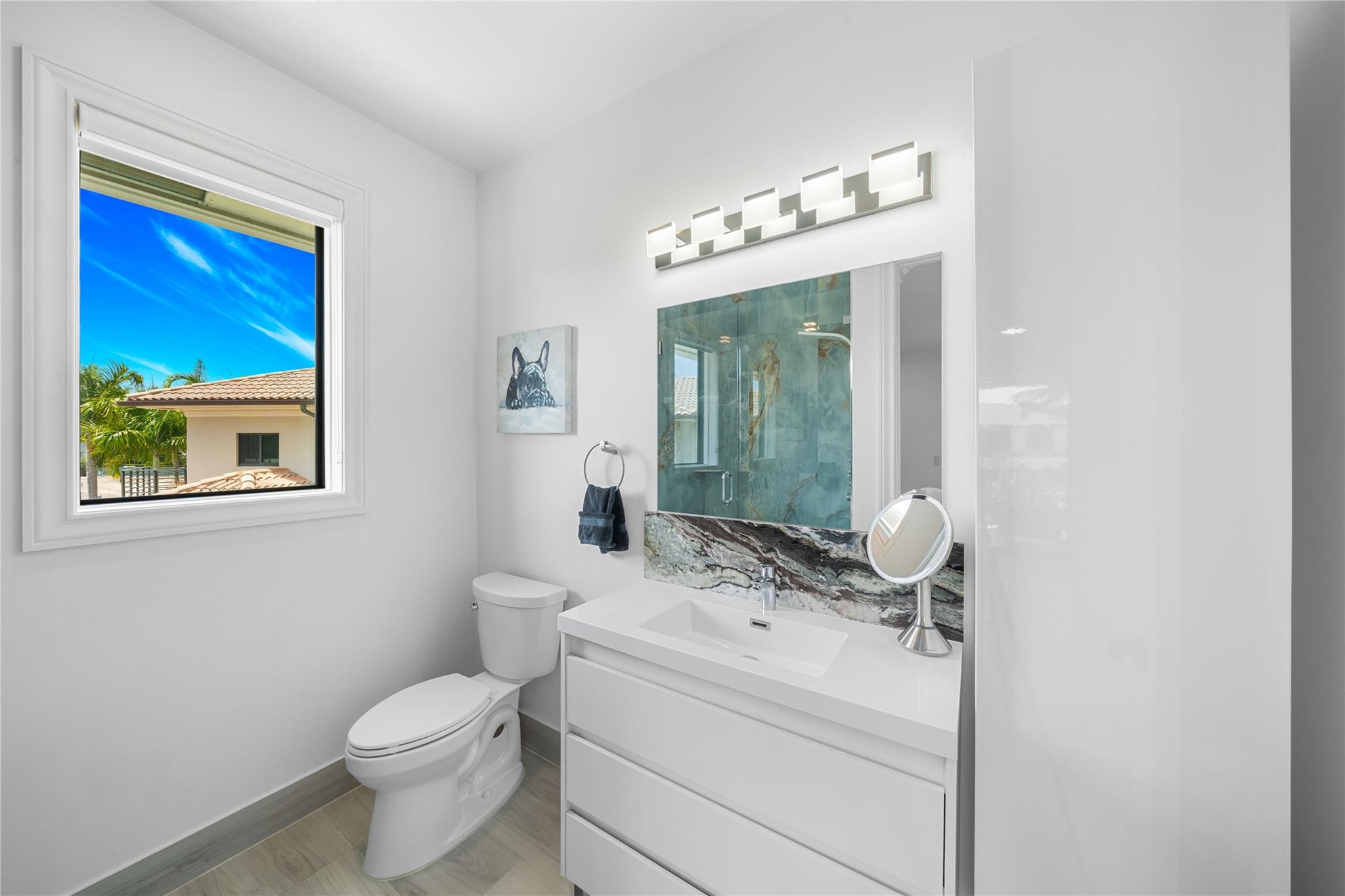 BAY COLONY - Residential