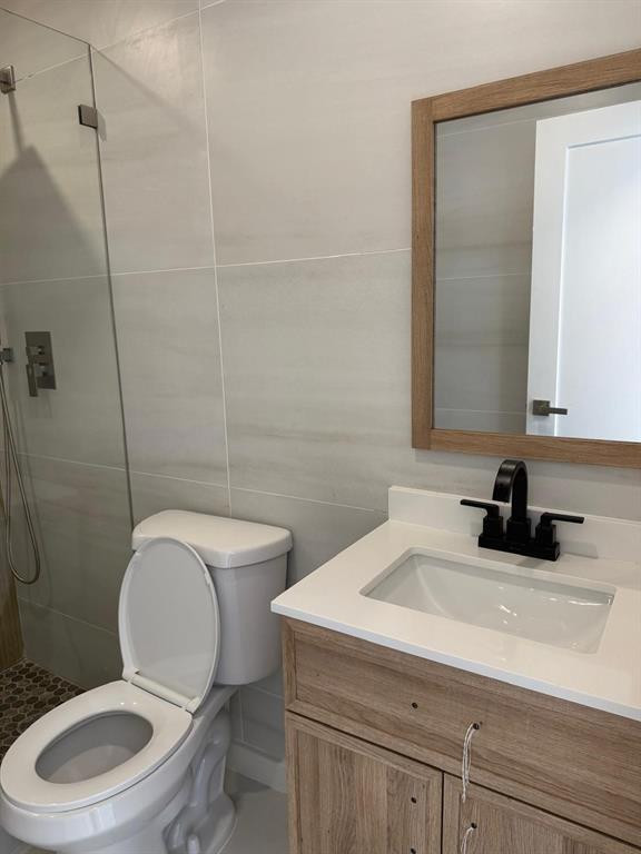 Sunset Lake Park 48-46 B - Residential Lease