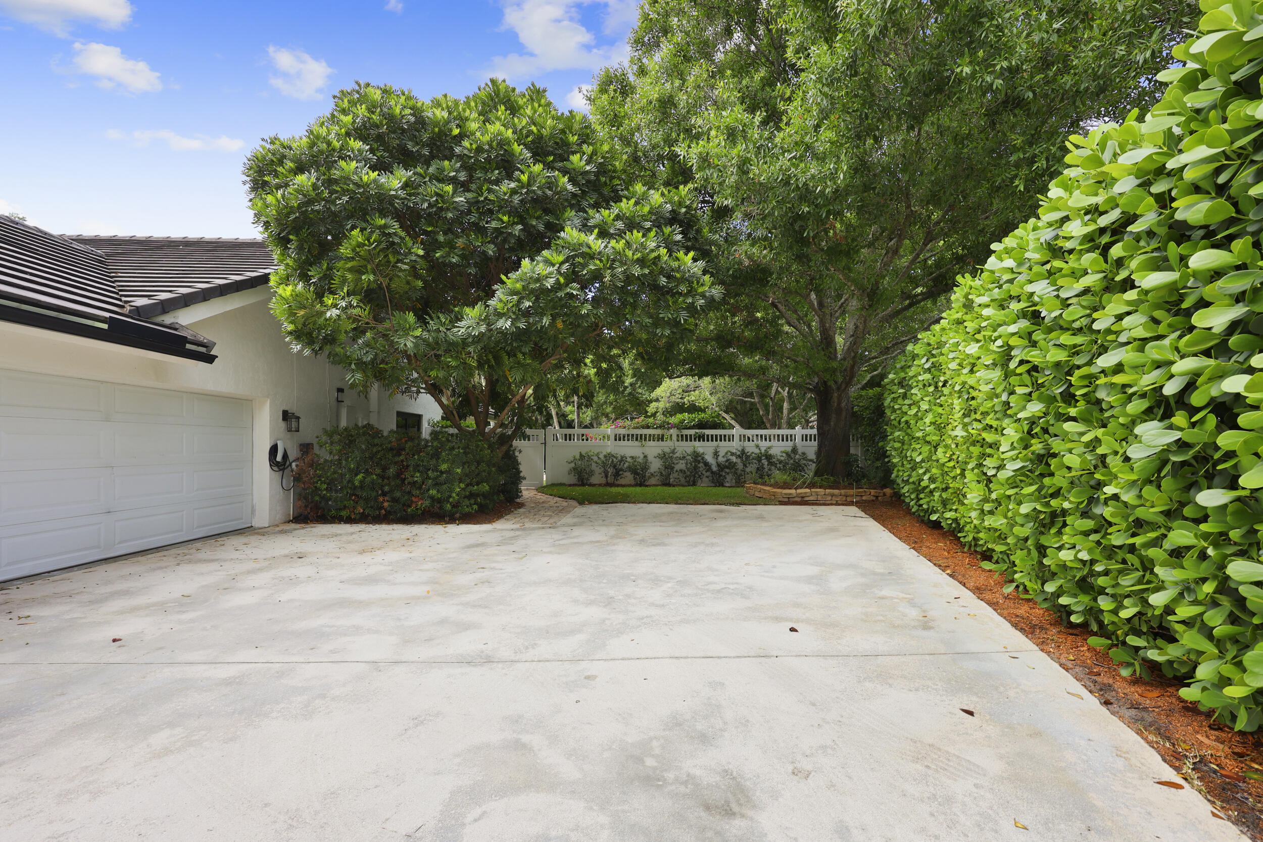 VERONA WOODS - Residential
