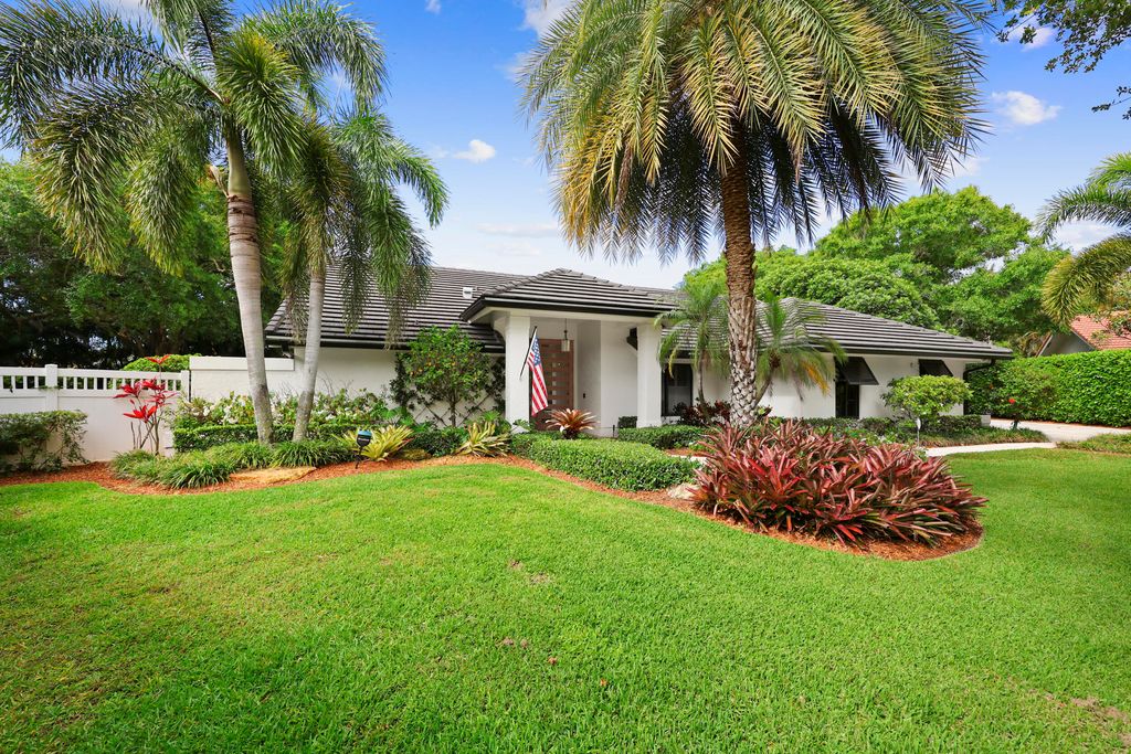 Photo of 2980 Salerno Way, Delray Beach, FL 33445 (MLS # B26027122)