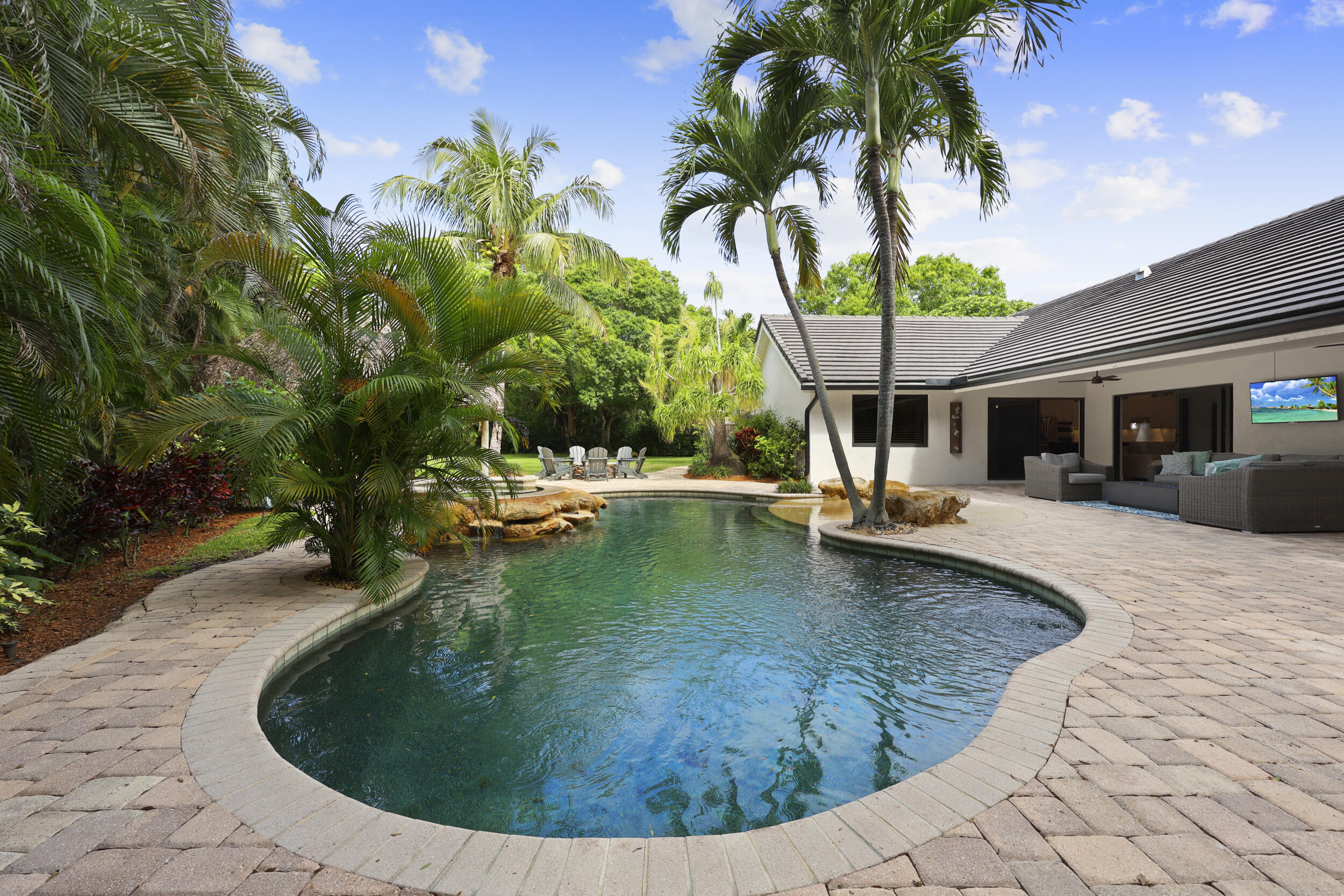 VERONA WOODS - Residential