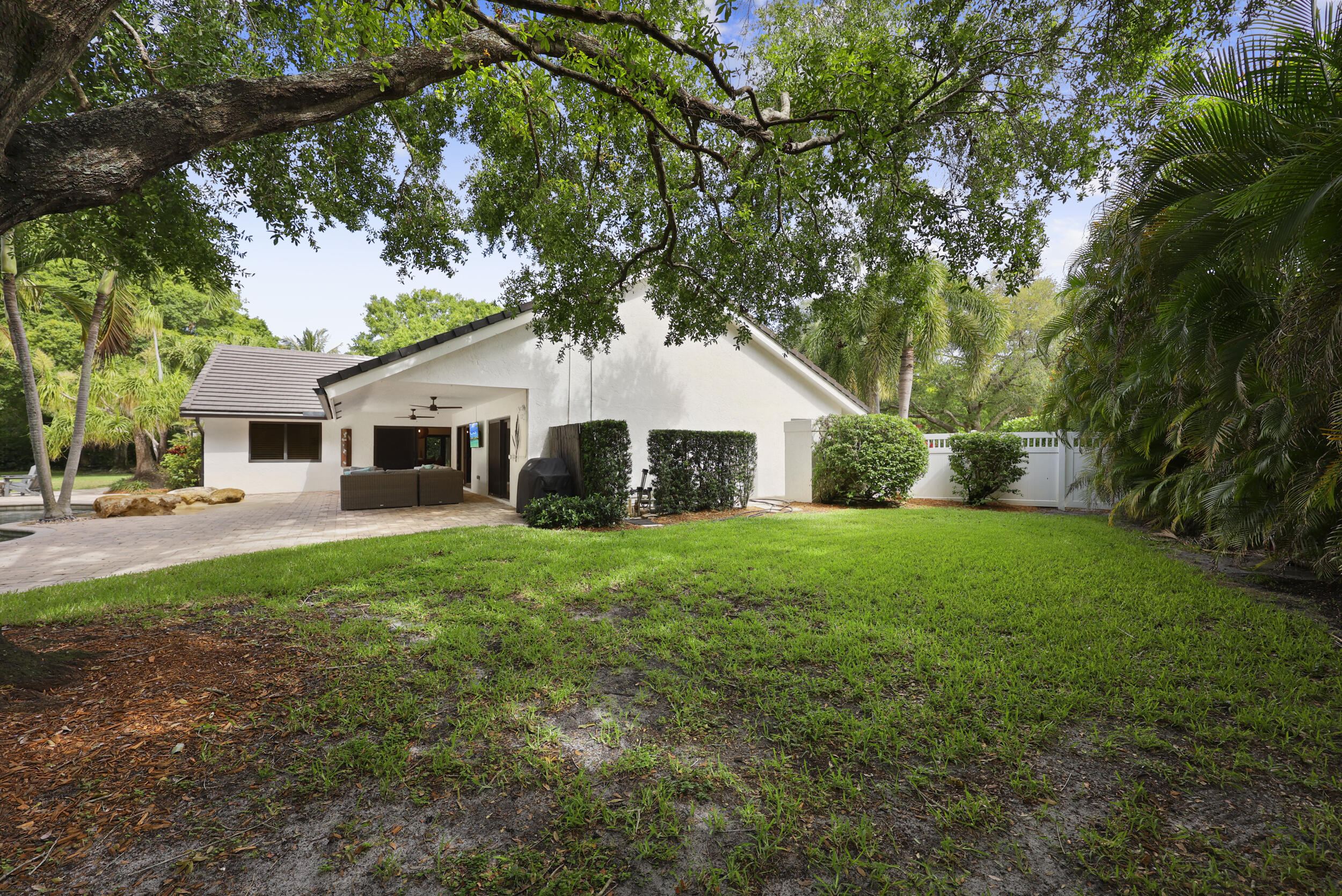 VERONA WOODS - Residential