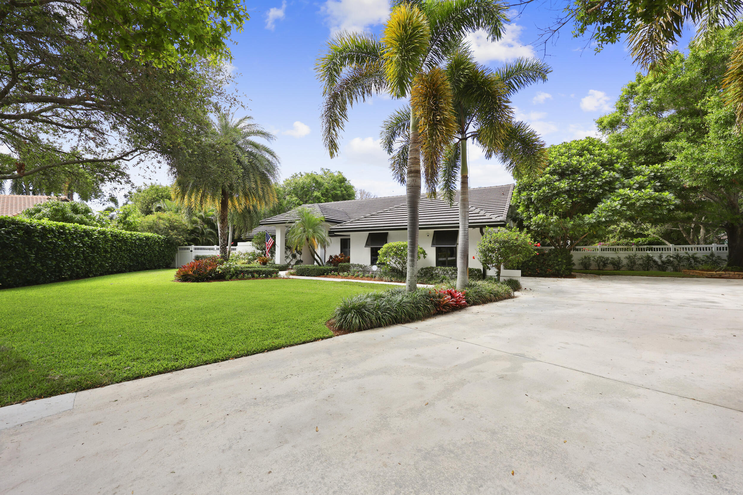 VERONA WOODS - Residential