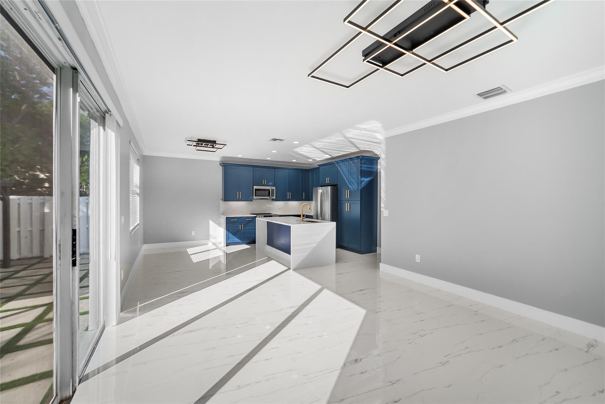 Riviera Isles III 172-36 - Residential Lease