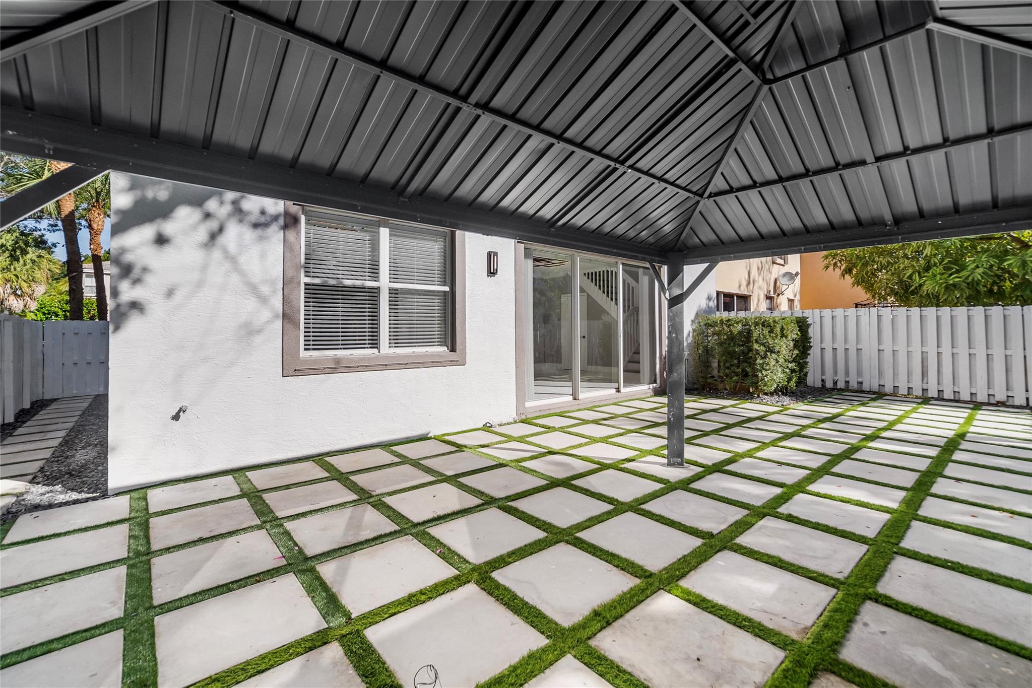 Riviera Isles III 172-36 - Residential Lease