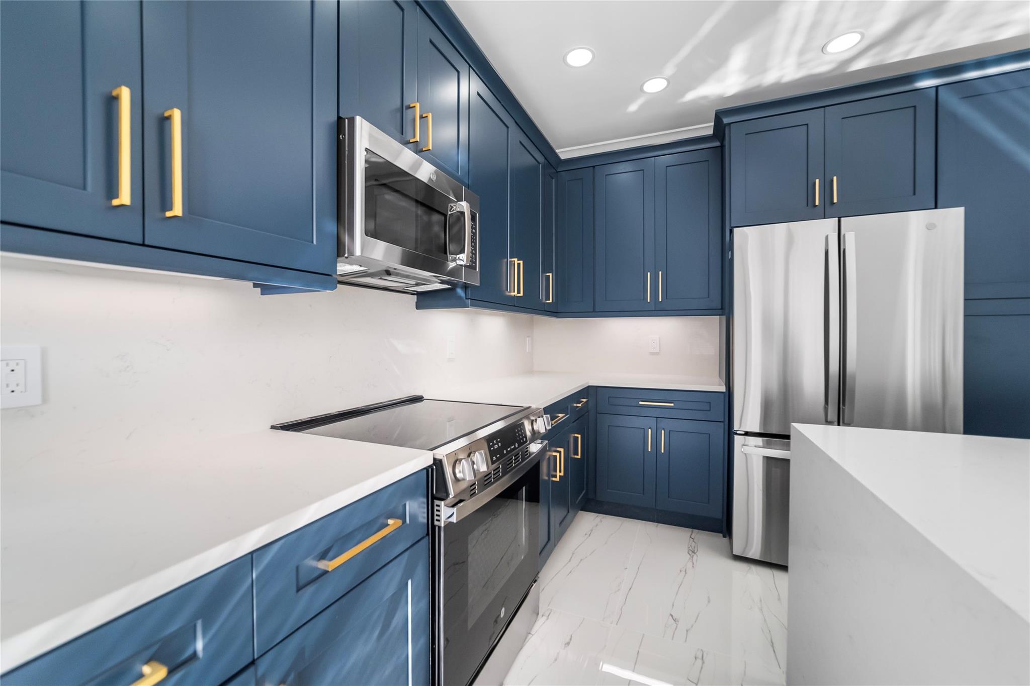 Riviera Isles III 172-36 - Residential Lease