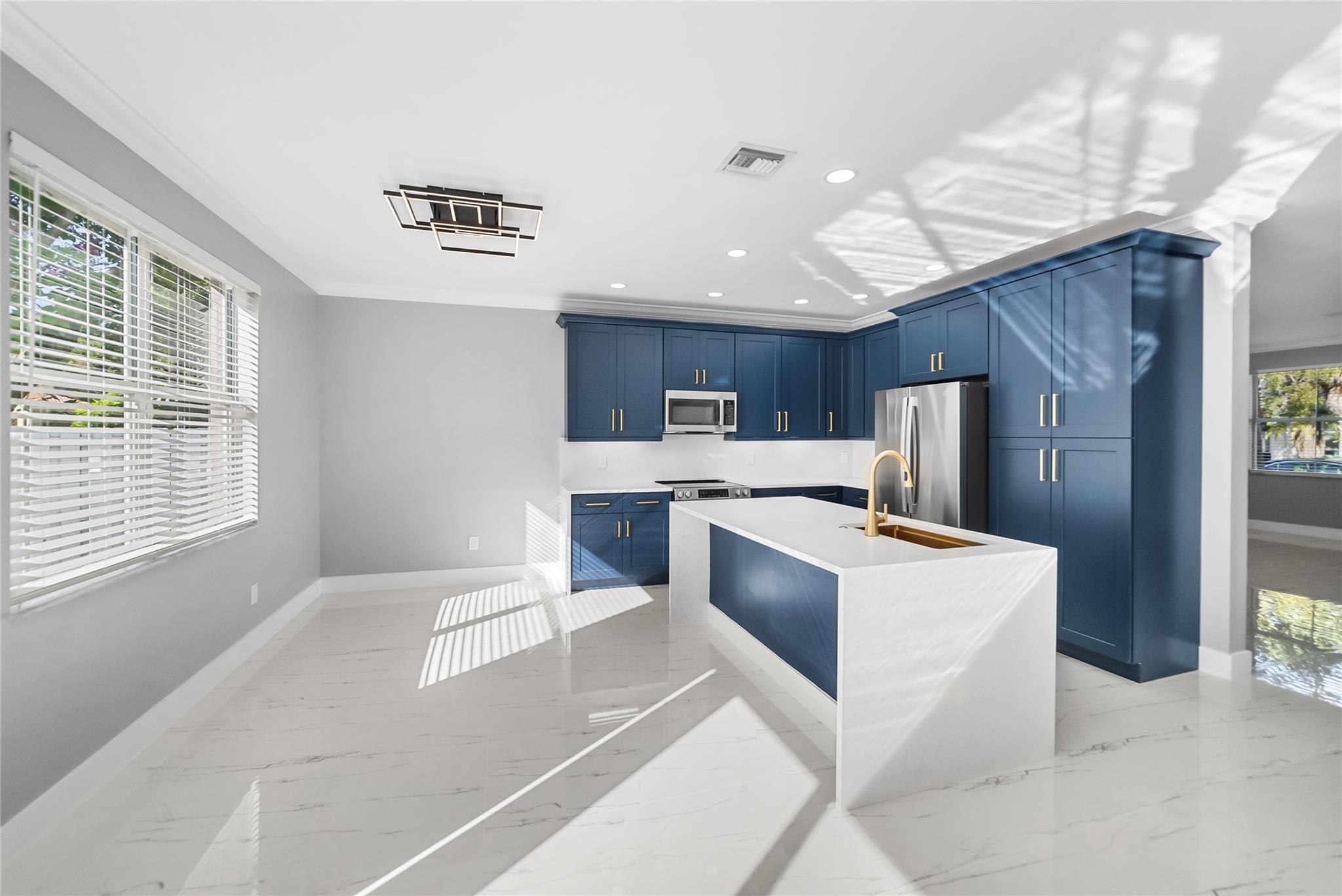 Riviera Isles III 172-36 - Residential Lease