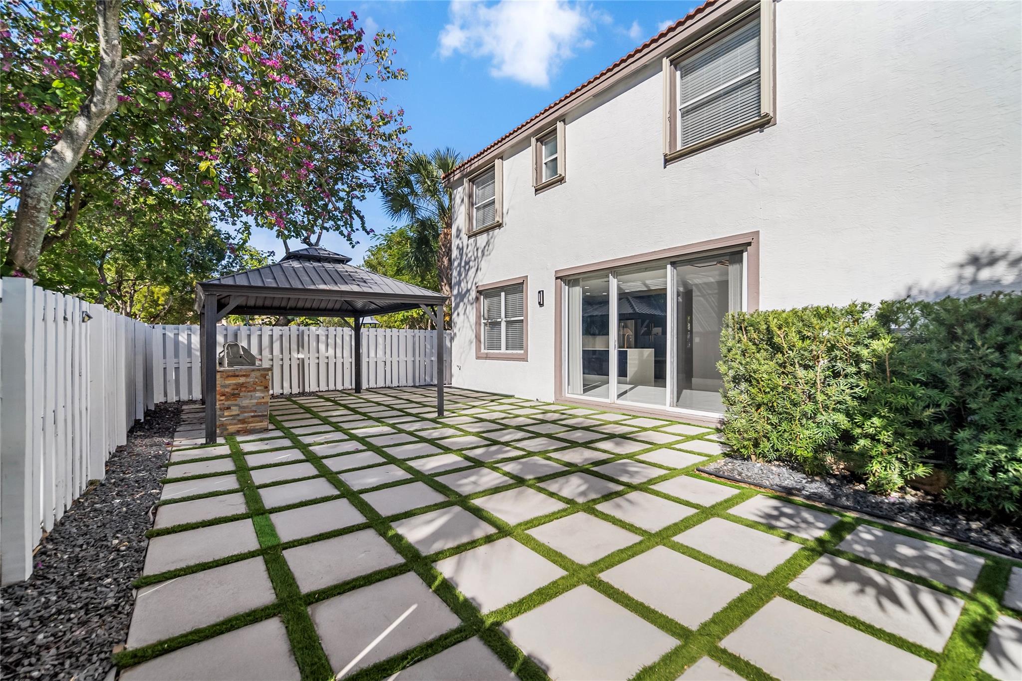 Riviera Isles III 172-36 - Residential Lease