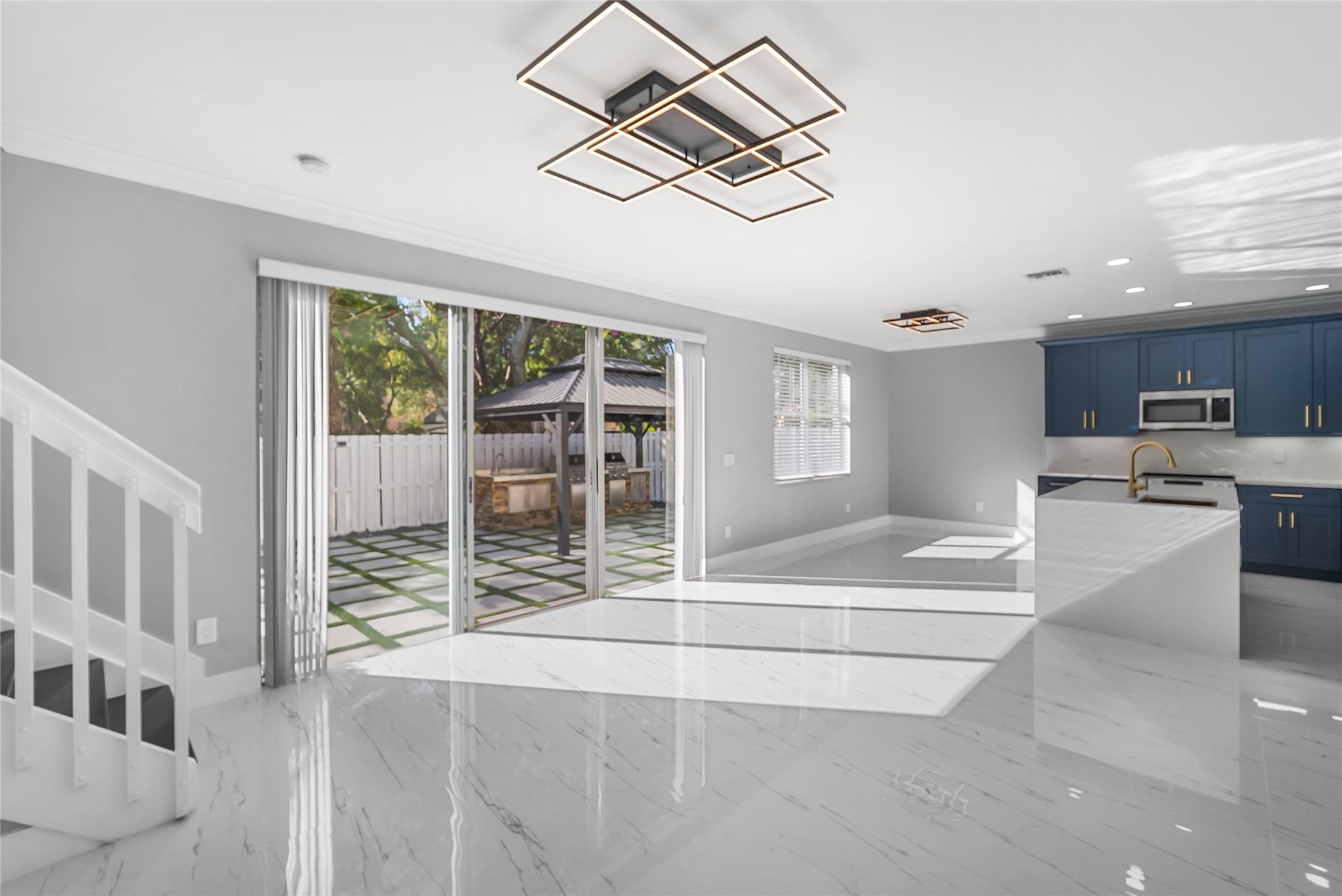 Riviera Isles III 172-36 - Residential Lease