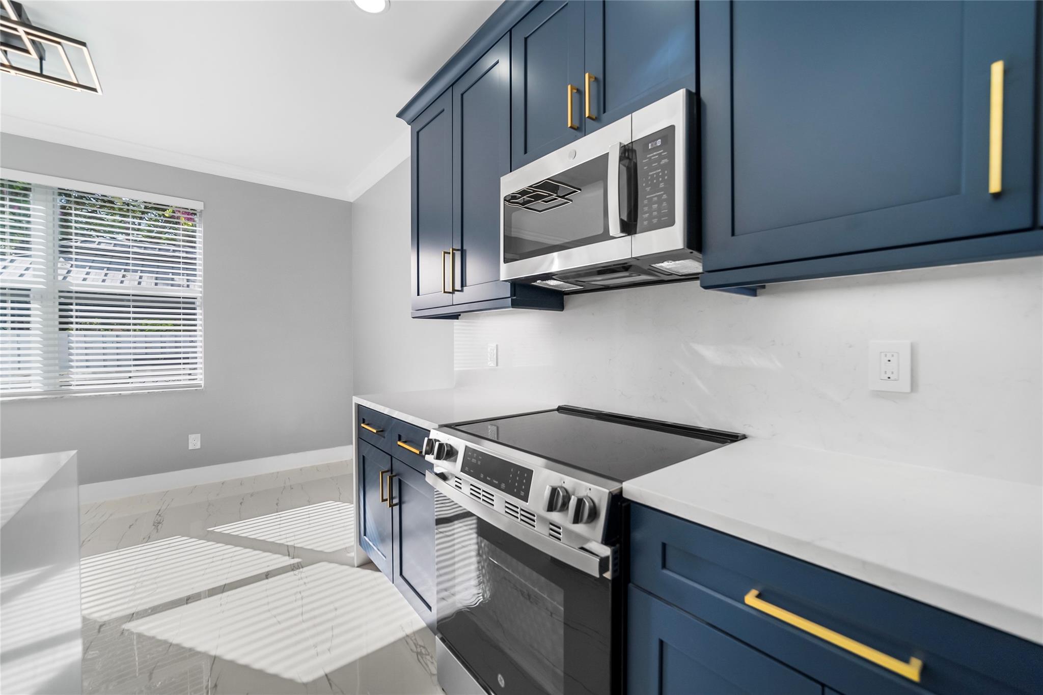 Riviera Isles III 172-36 - Residential Lease