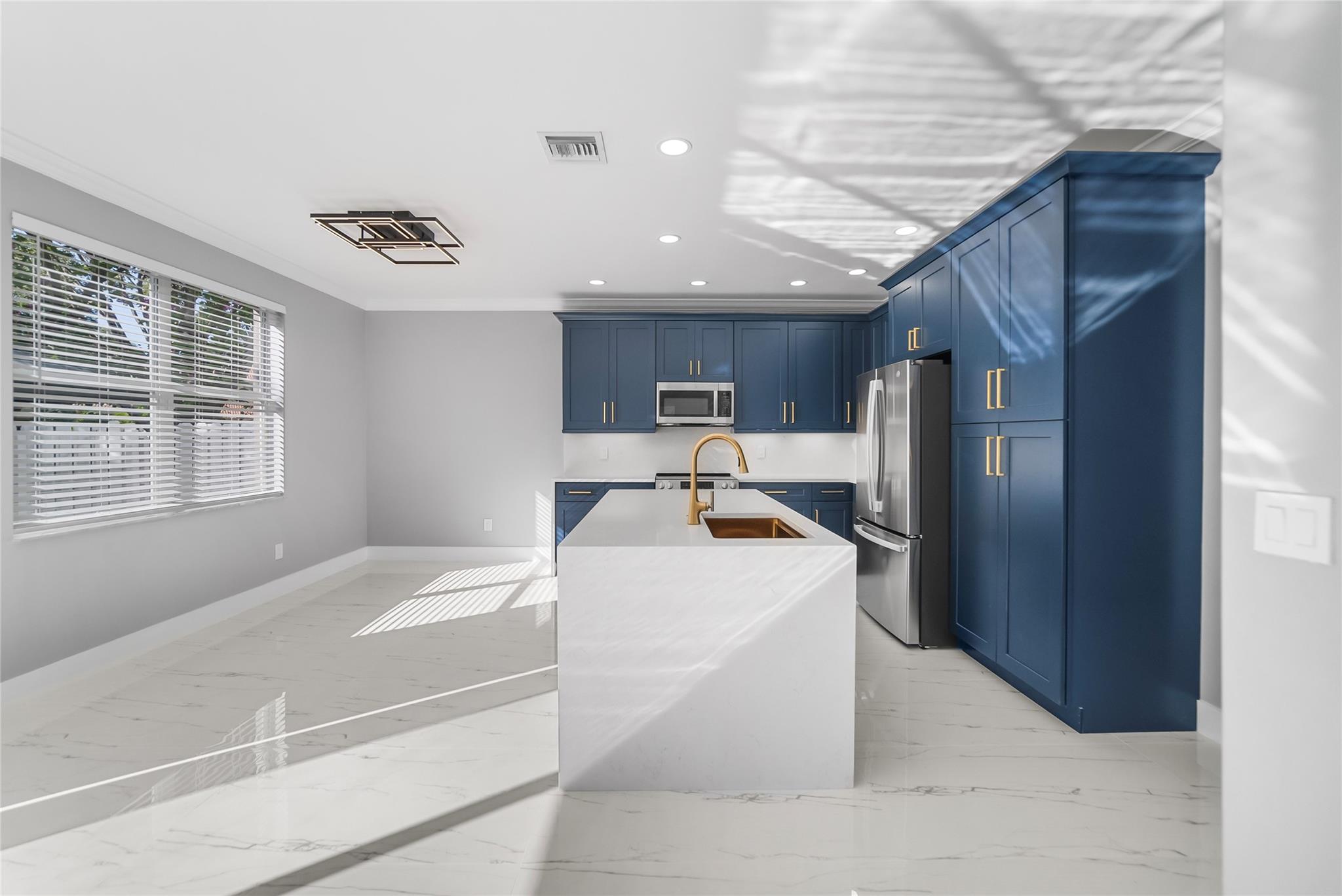 Riviera Isles III 172-36 - Residential Lease