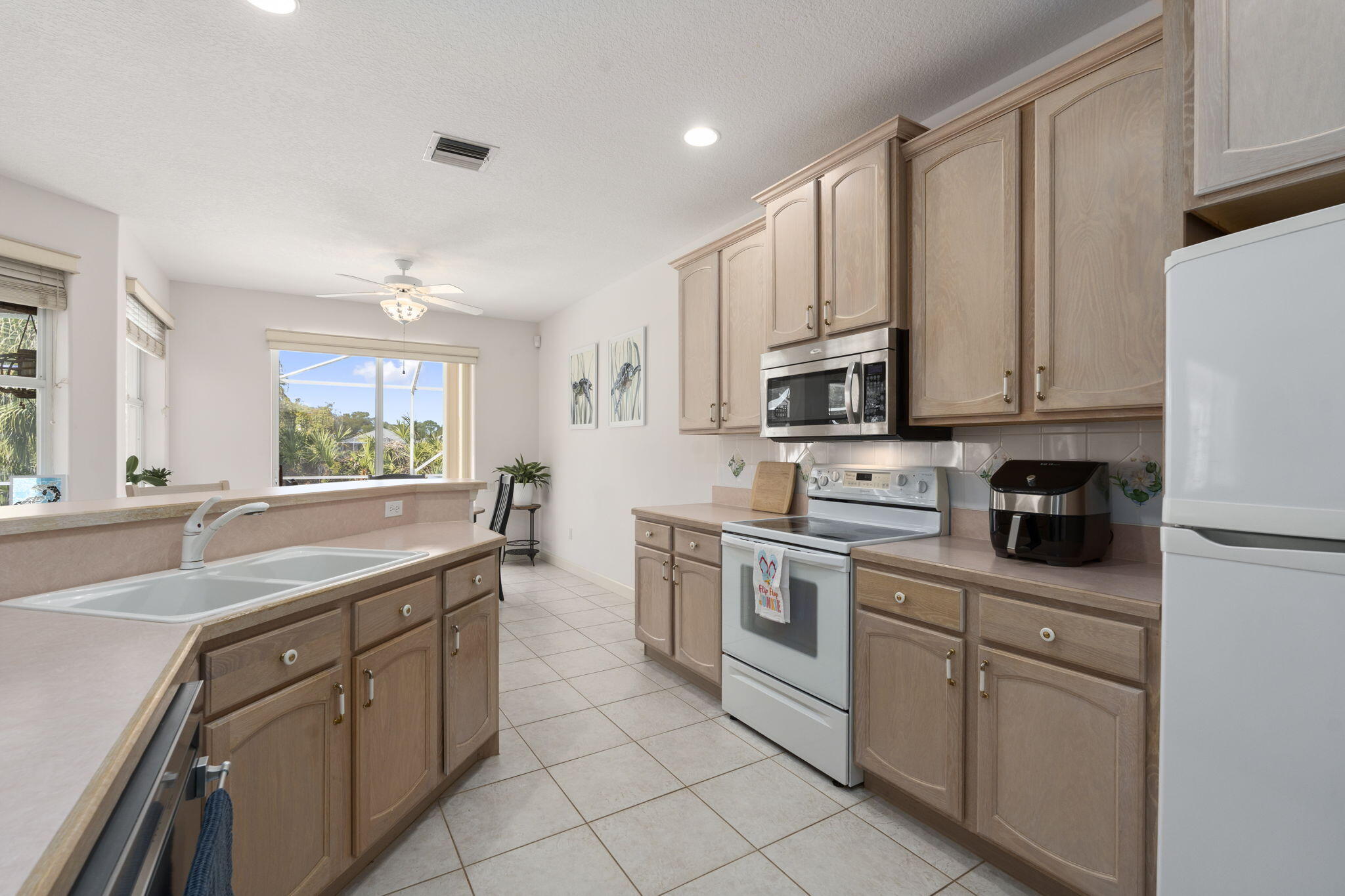 LOST LAKE AT HOBE SOUND - Residential