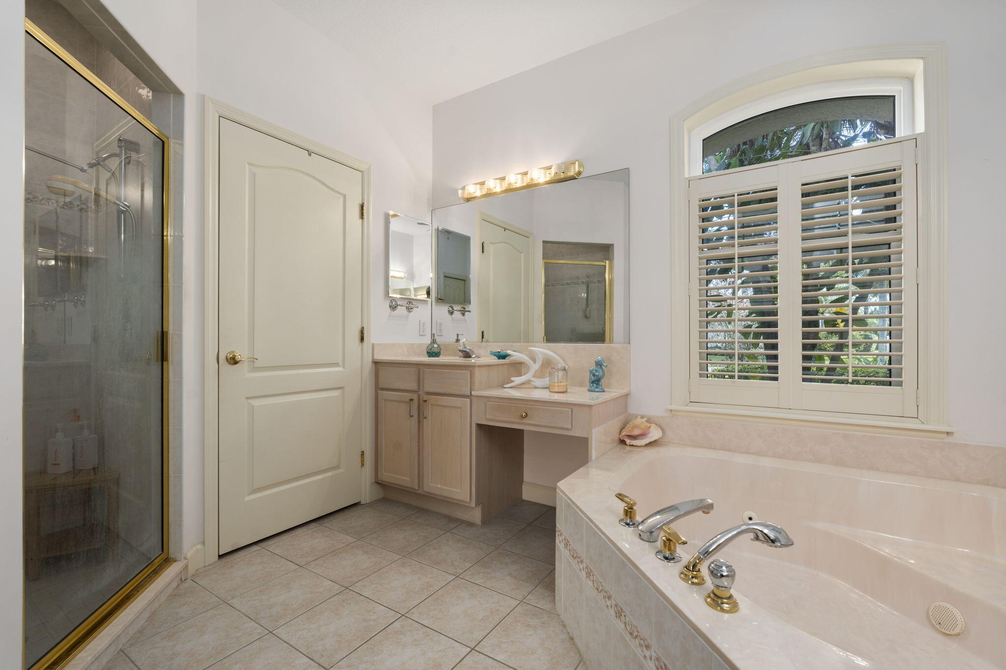 LOST LAKE AT HOBE SOUND - Residential