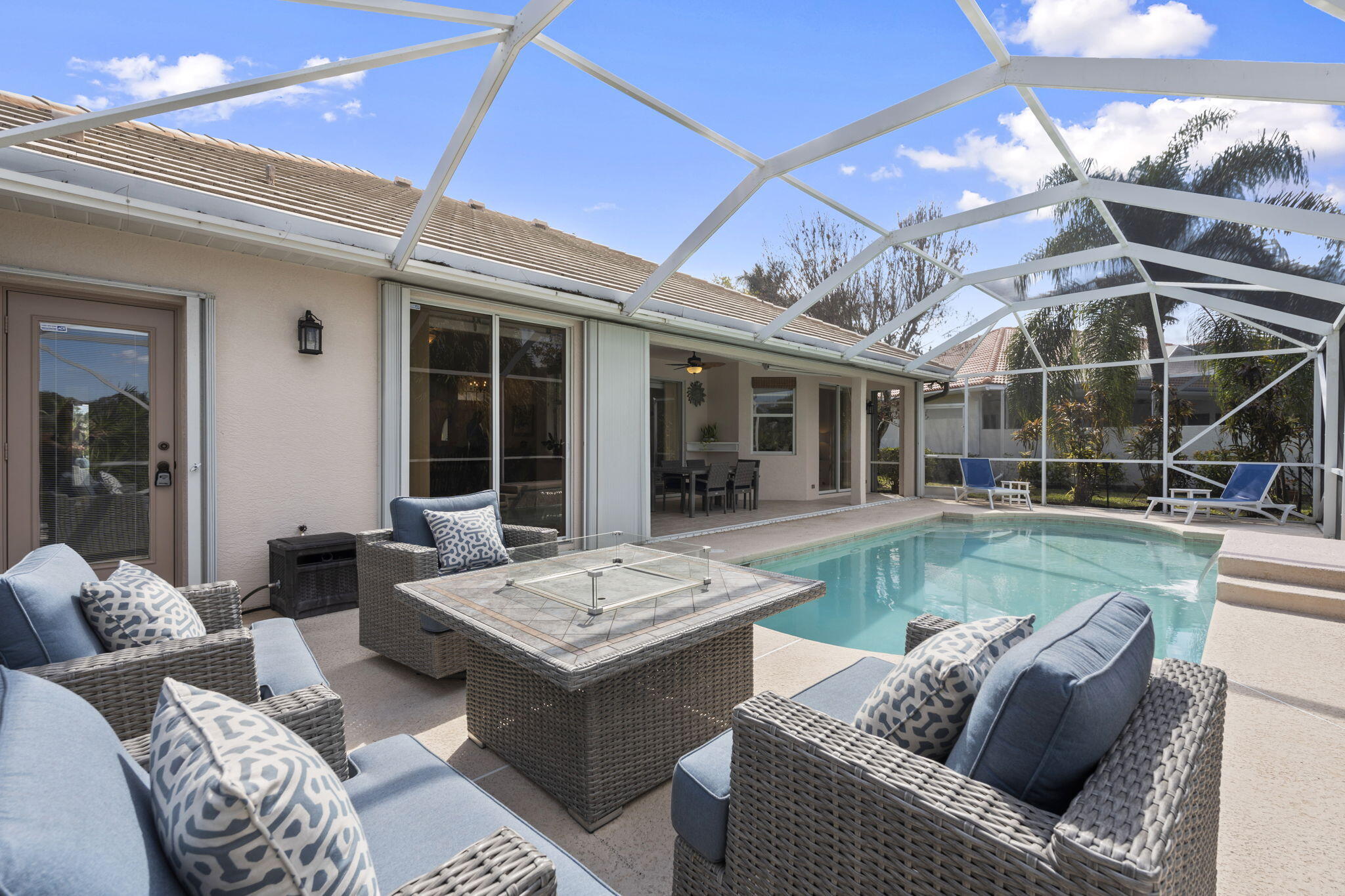 5291 SE Lost Lake Way