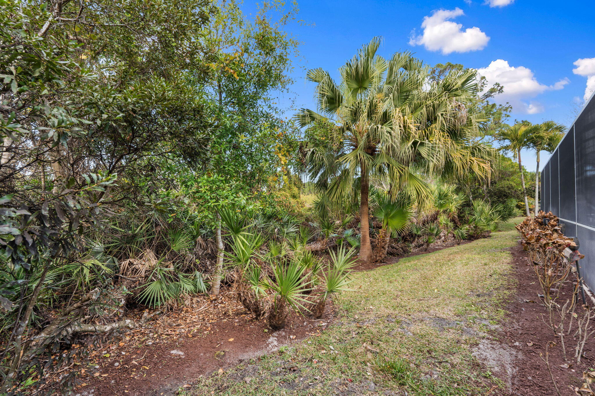 LOST LAKE AT HOBE SOUND - Residential