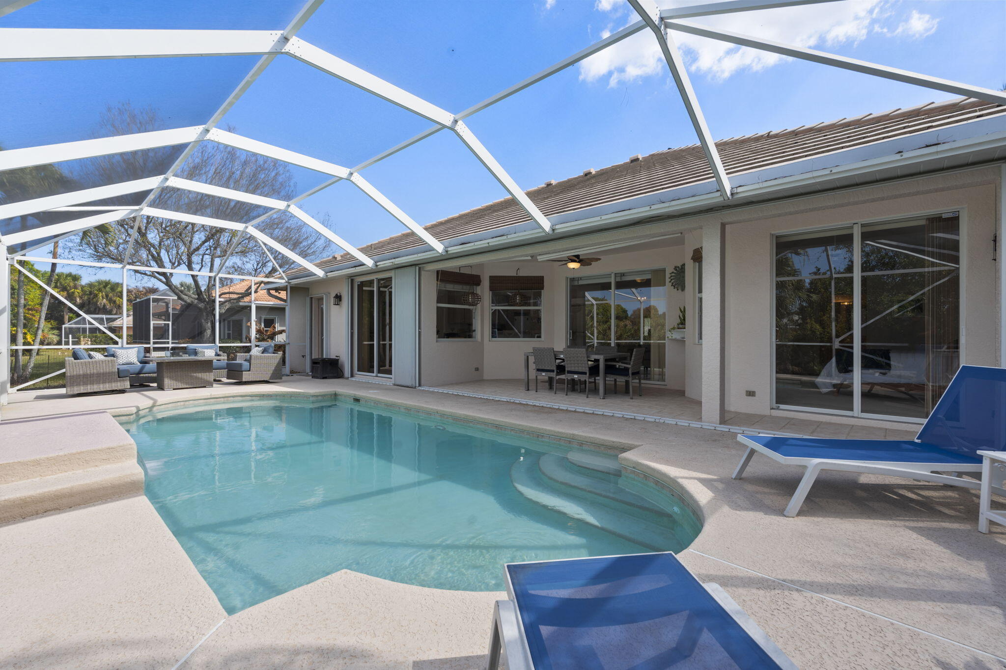 LOST LAKE AT HOBE SOUND - Residential