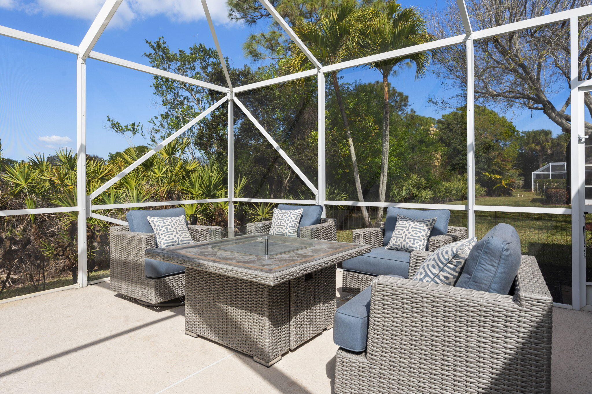 LOST LAKE AT HOBE SOUND - Residential