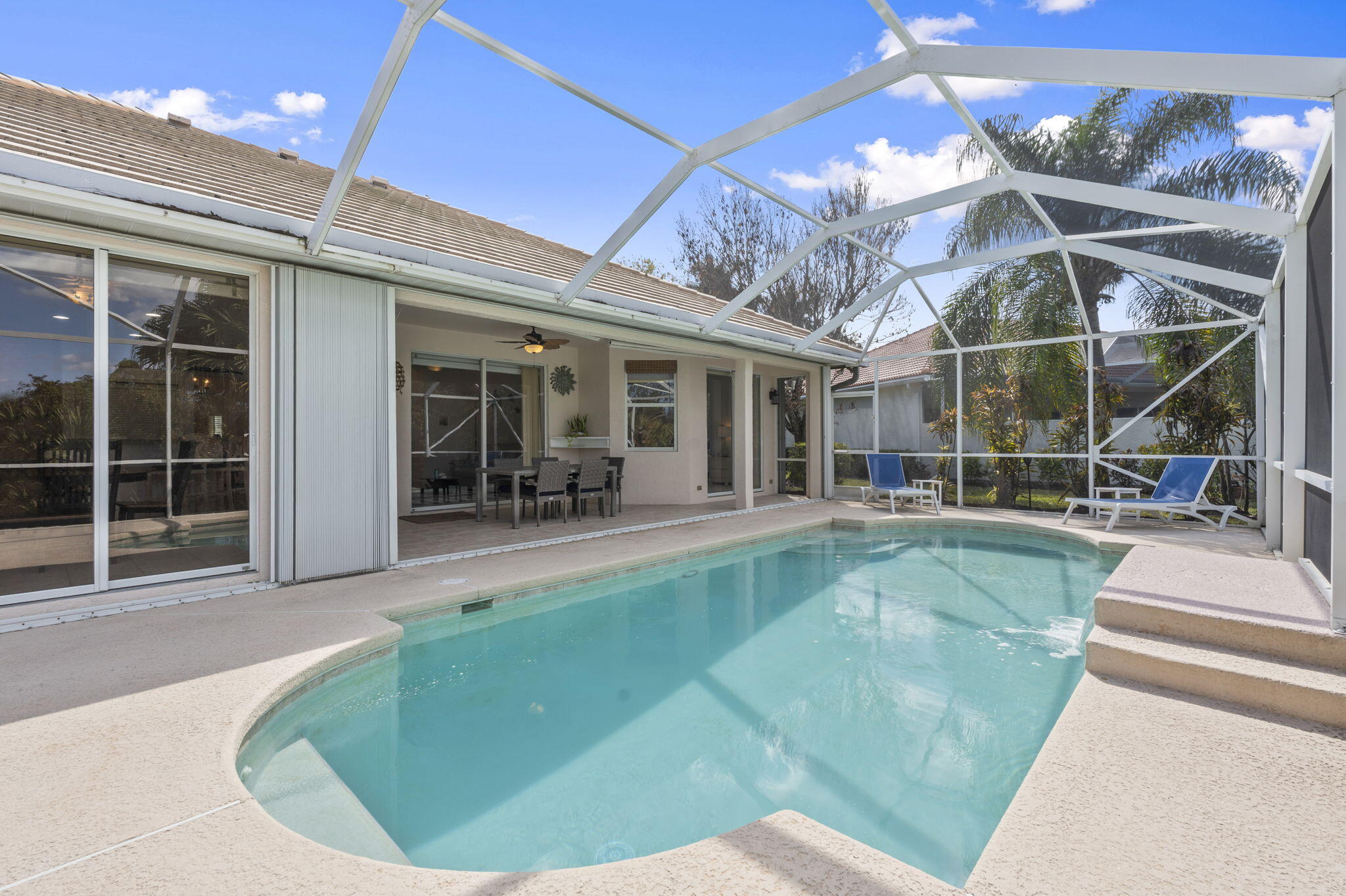 LOST LAKE AT HOBE SOUND - Residential