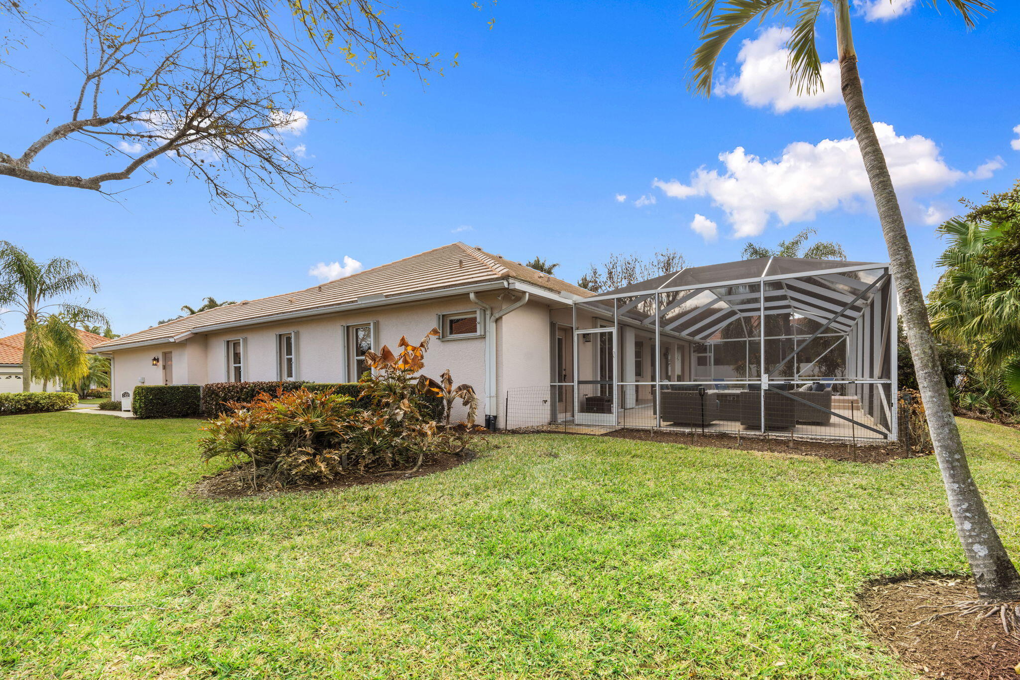LOST LAKE AT HOBE SOUND - Residential