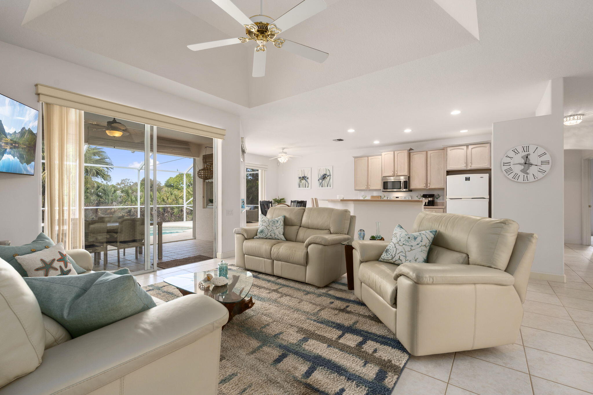 LOST LAKE AT HOBE SOUND - Residential