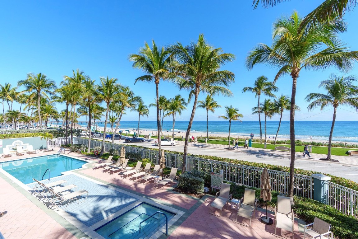 OCEAN PLAZA - Residential