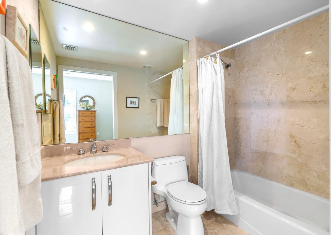 OCEAN PLAZA - Residential