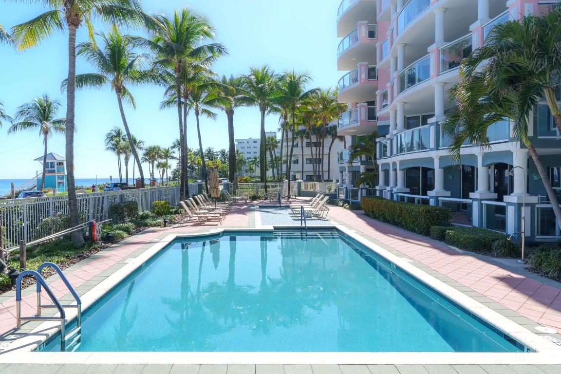 OCEAN PLAZA - Residential