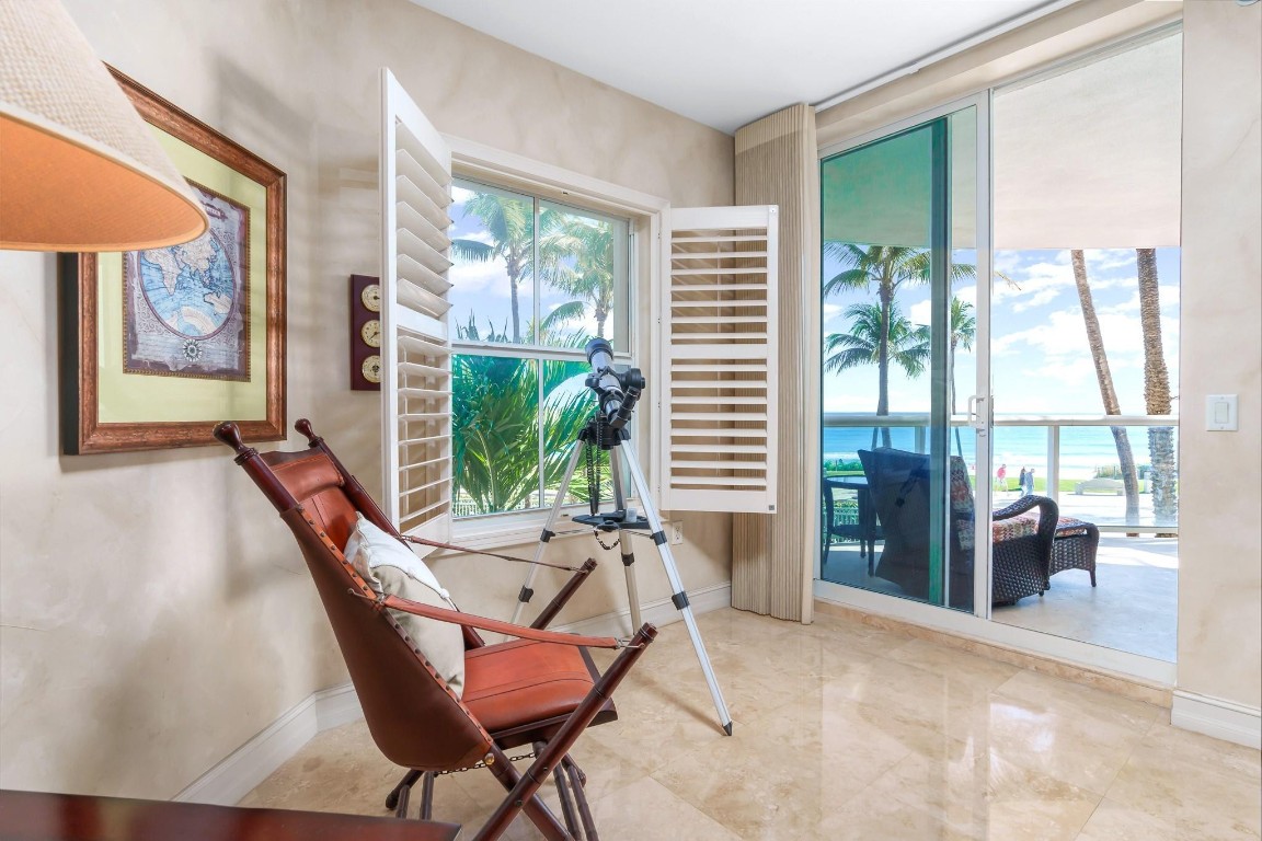 OCEAN PLAZA - Residential