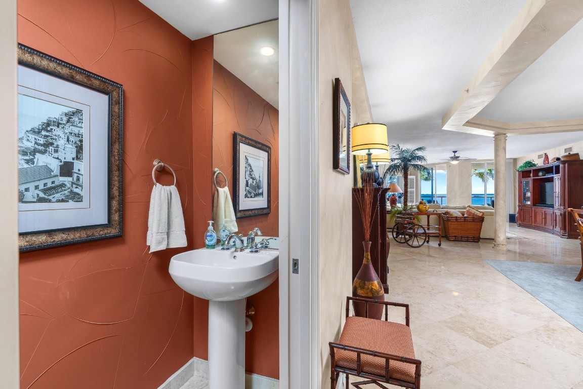 OCEAN PLAZA - Residential