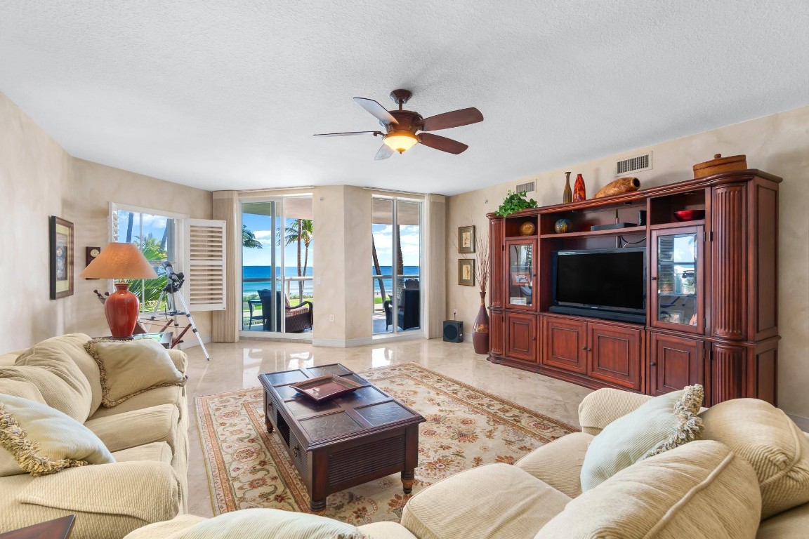 OCEAN PLAZA - Residential