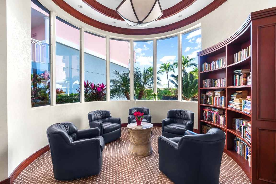 OCEAN PLAZA - Residential