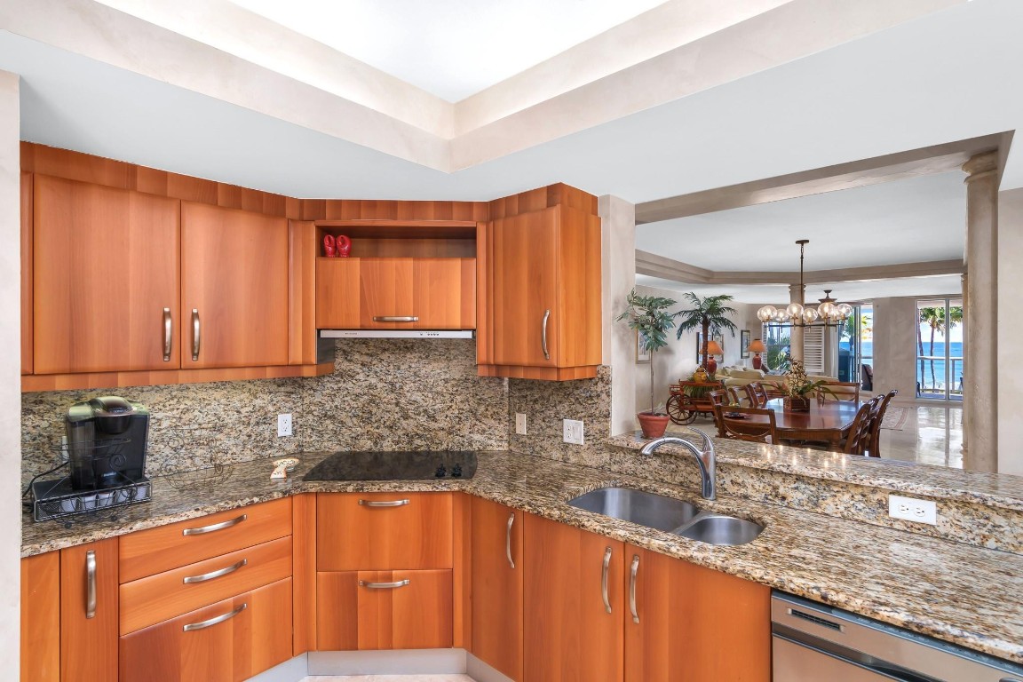 OCEAN PLAZA - Residential