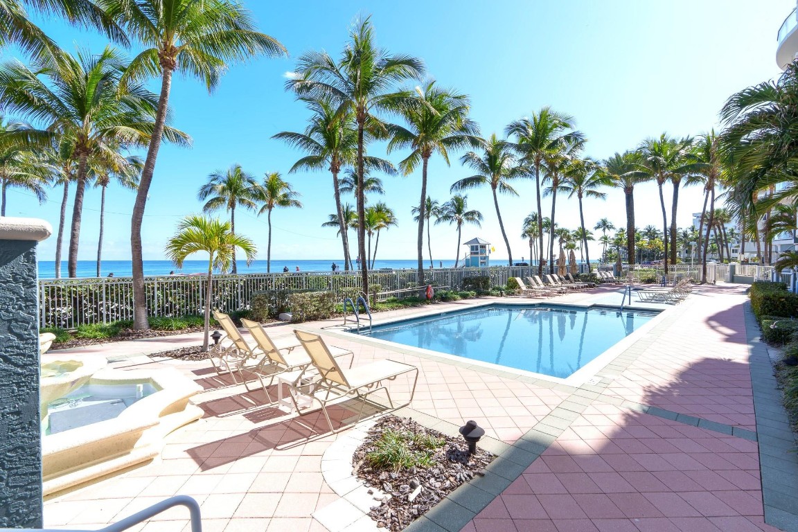 OCEAN PLAZA - Residential